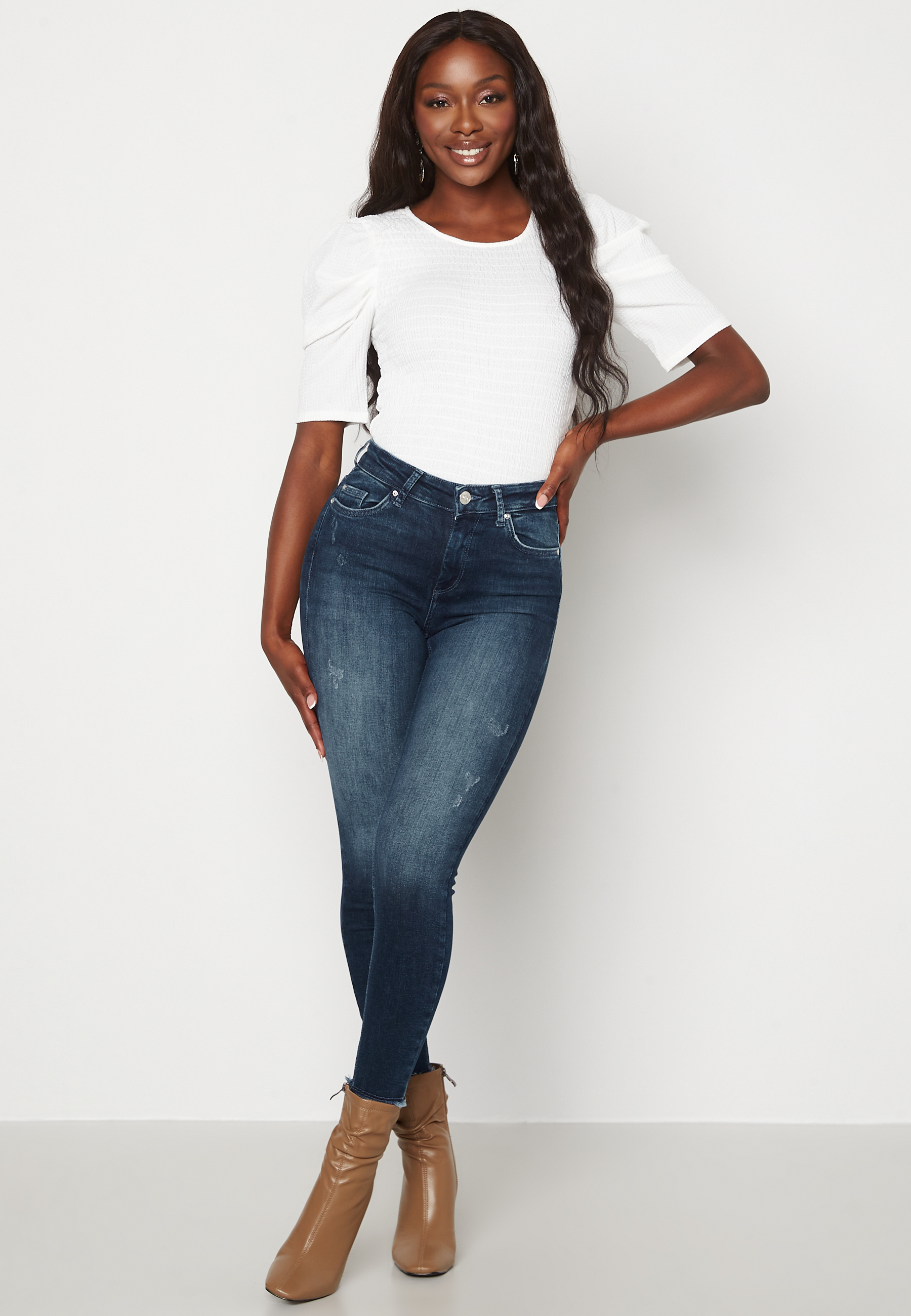 Blush Life Mid Ank Raw Jeans