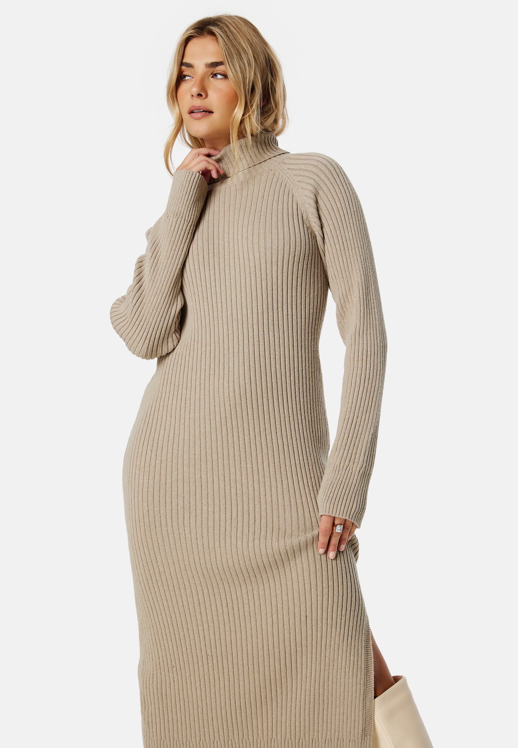 Amira knitted slit dress 3