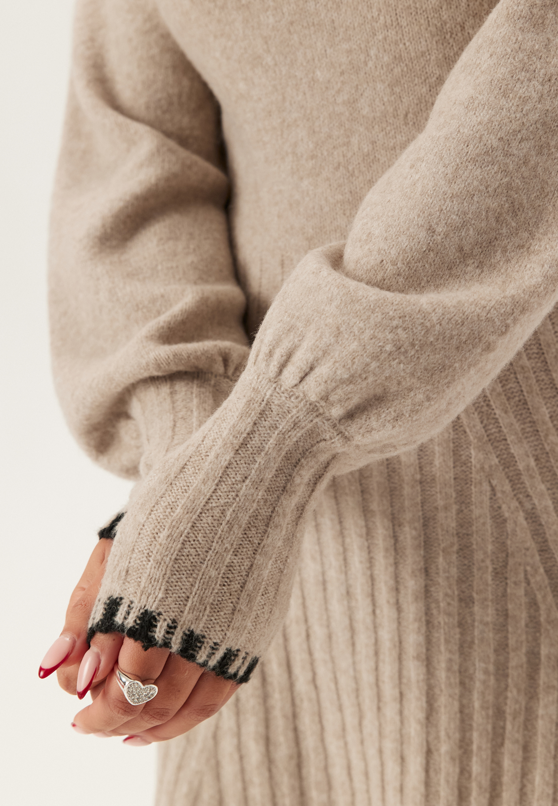 Contrast Edge Knitted Dress 3