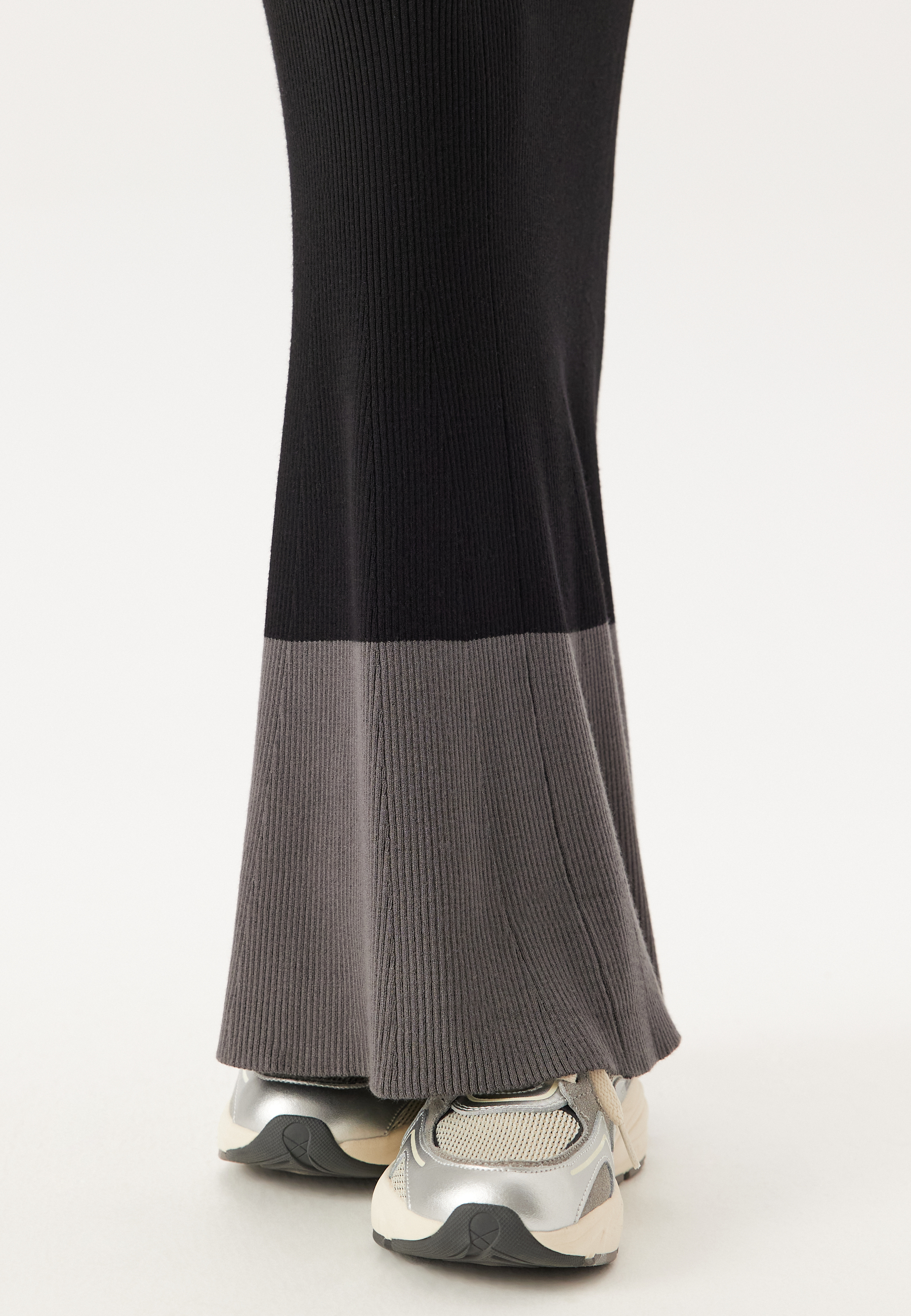 Contrast Rib Knitted Skirt 3