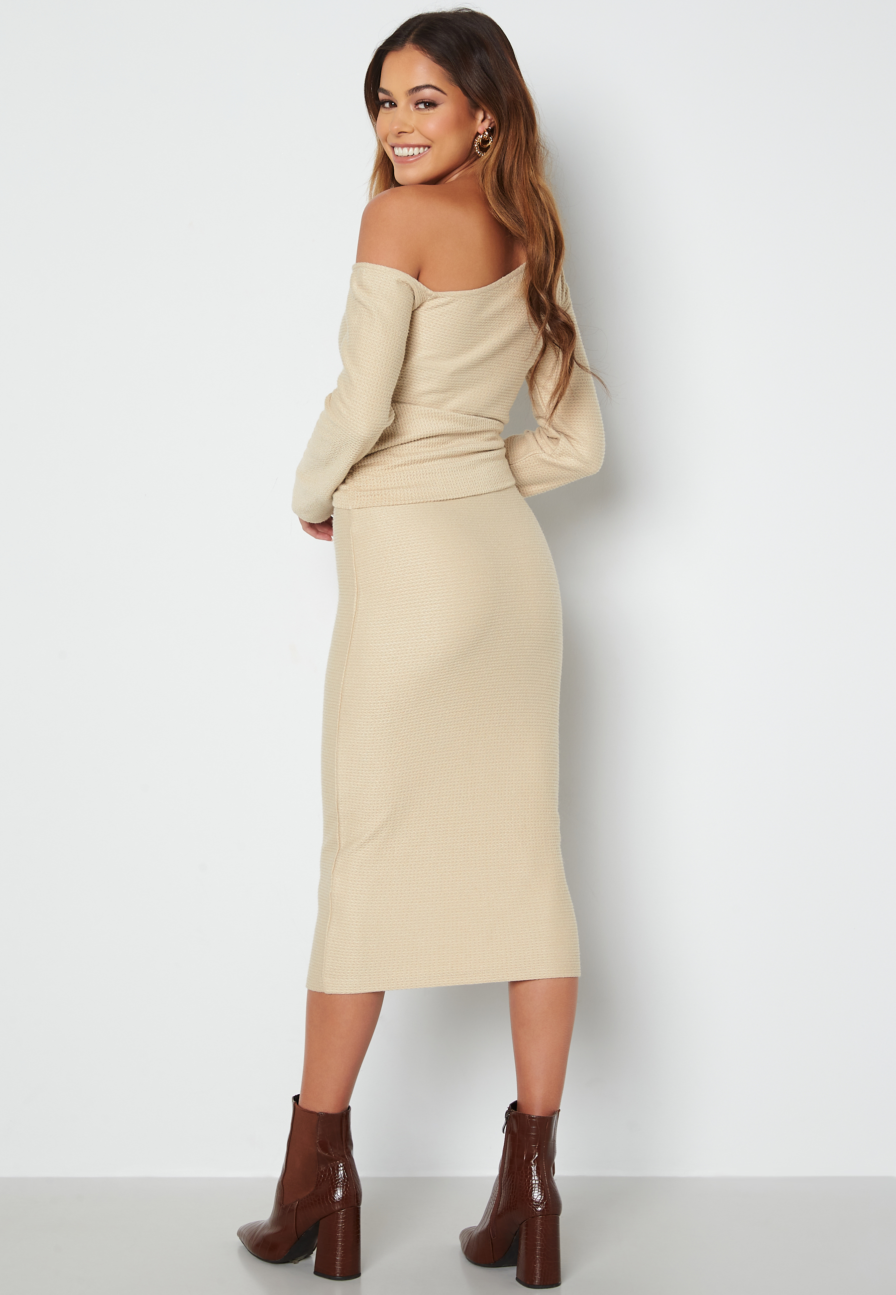 Odette knitted peaky shoulder dress 5