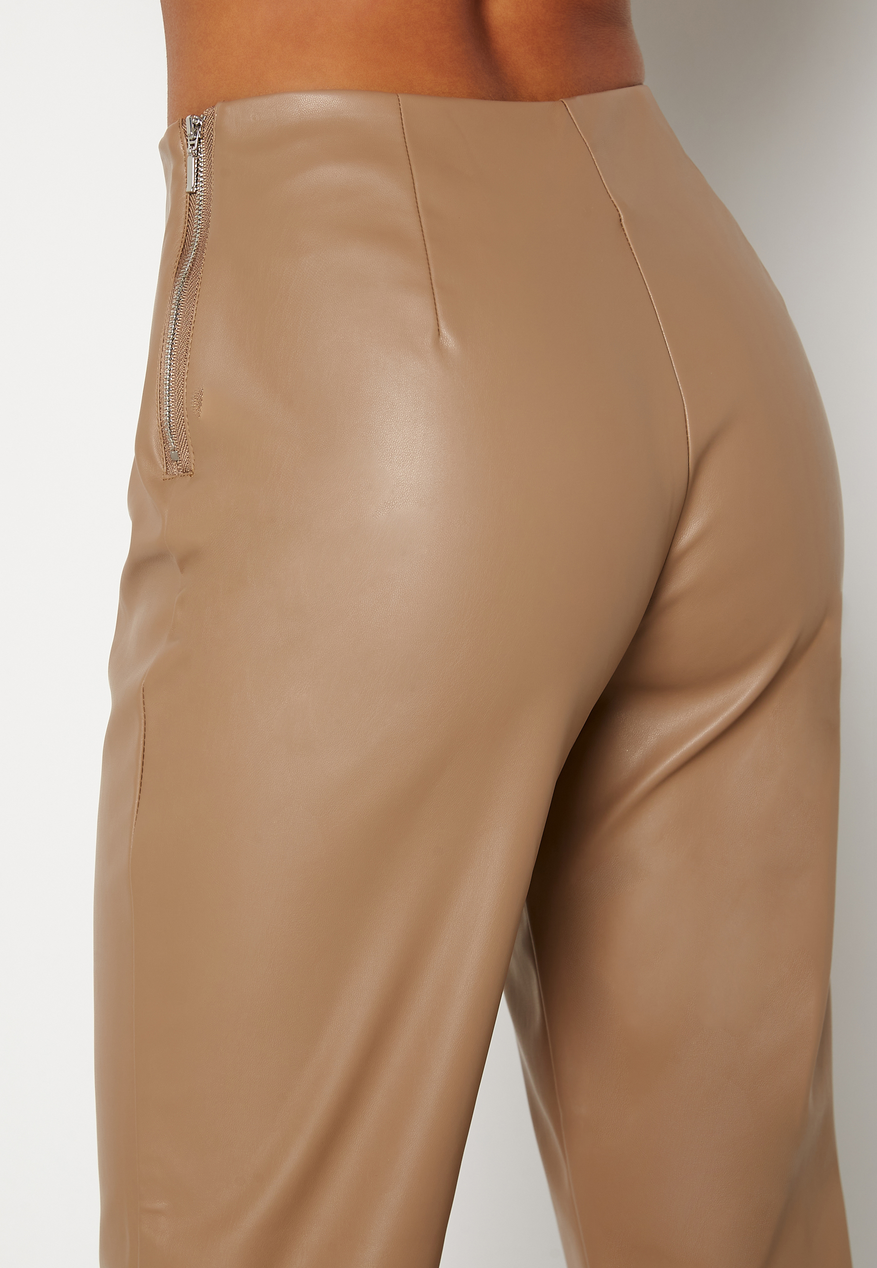 Pailin cropped PU trousers 3