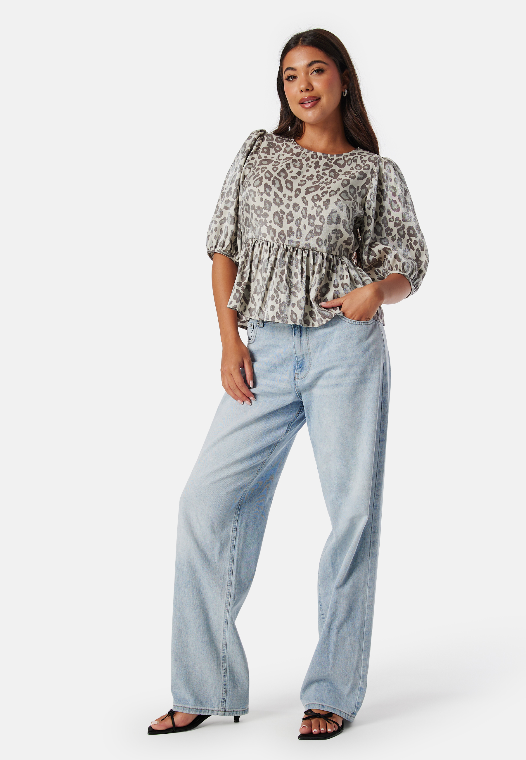 Round Neck Puff Sleeve Blouse 2