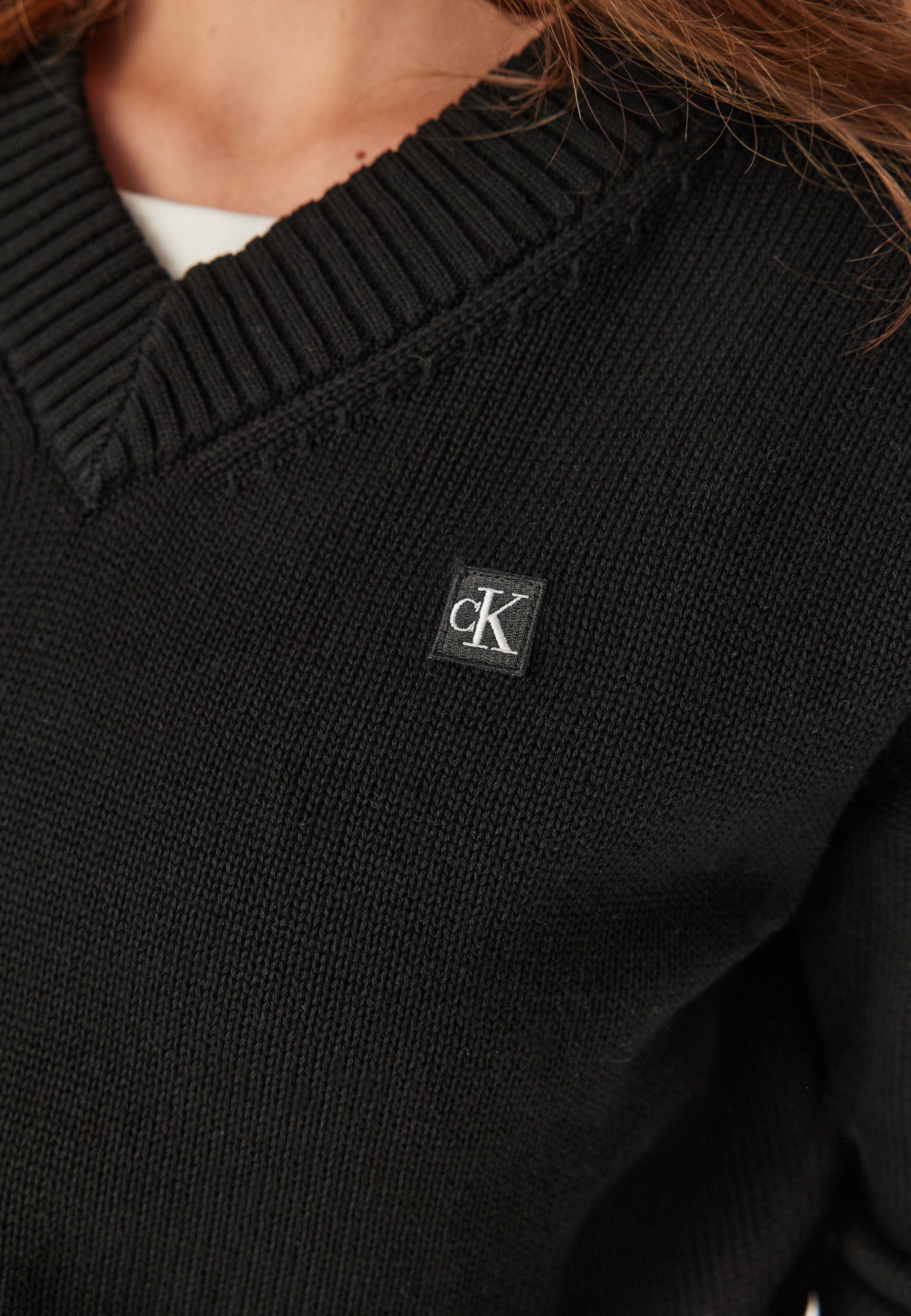 Ck Embro Badge V-neck Sweater 4
