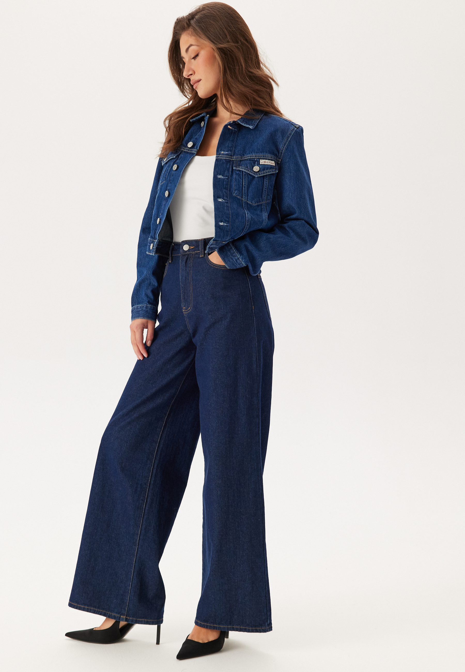 Cropped 90's Denim Trucker 3
