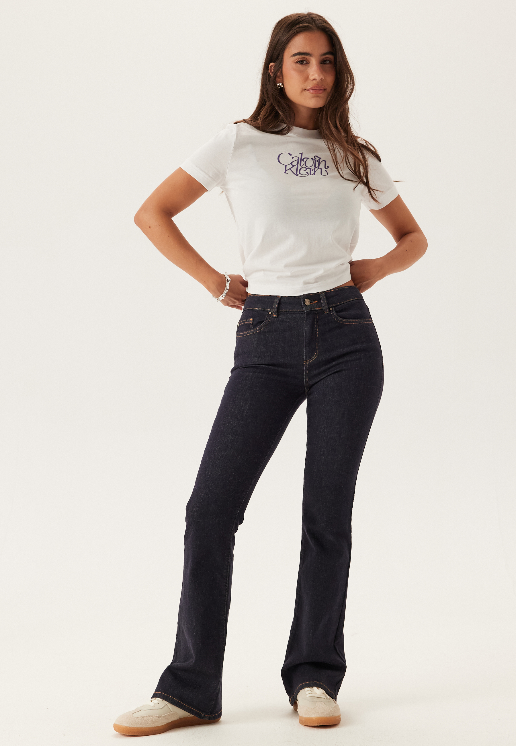 Ss Fitted Script Calvin Klein Te 3