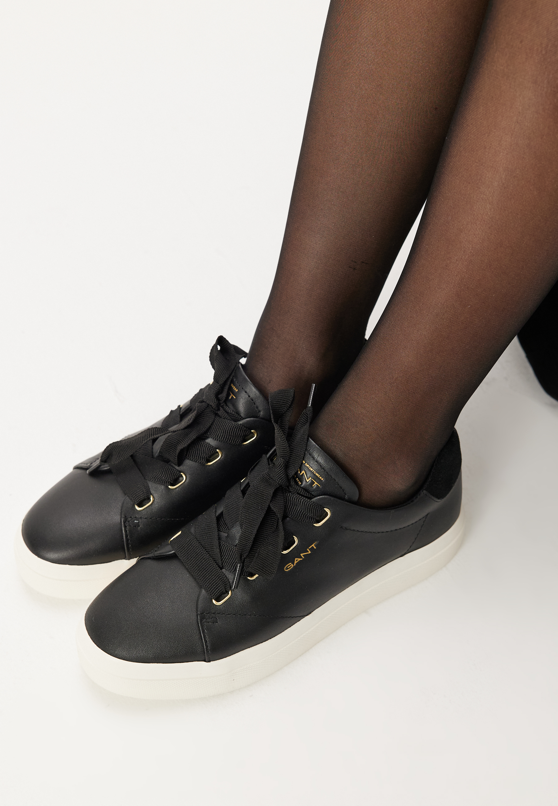Avona Sneaker