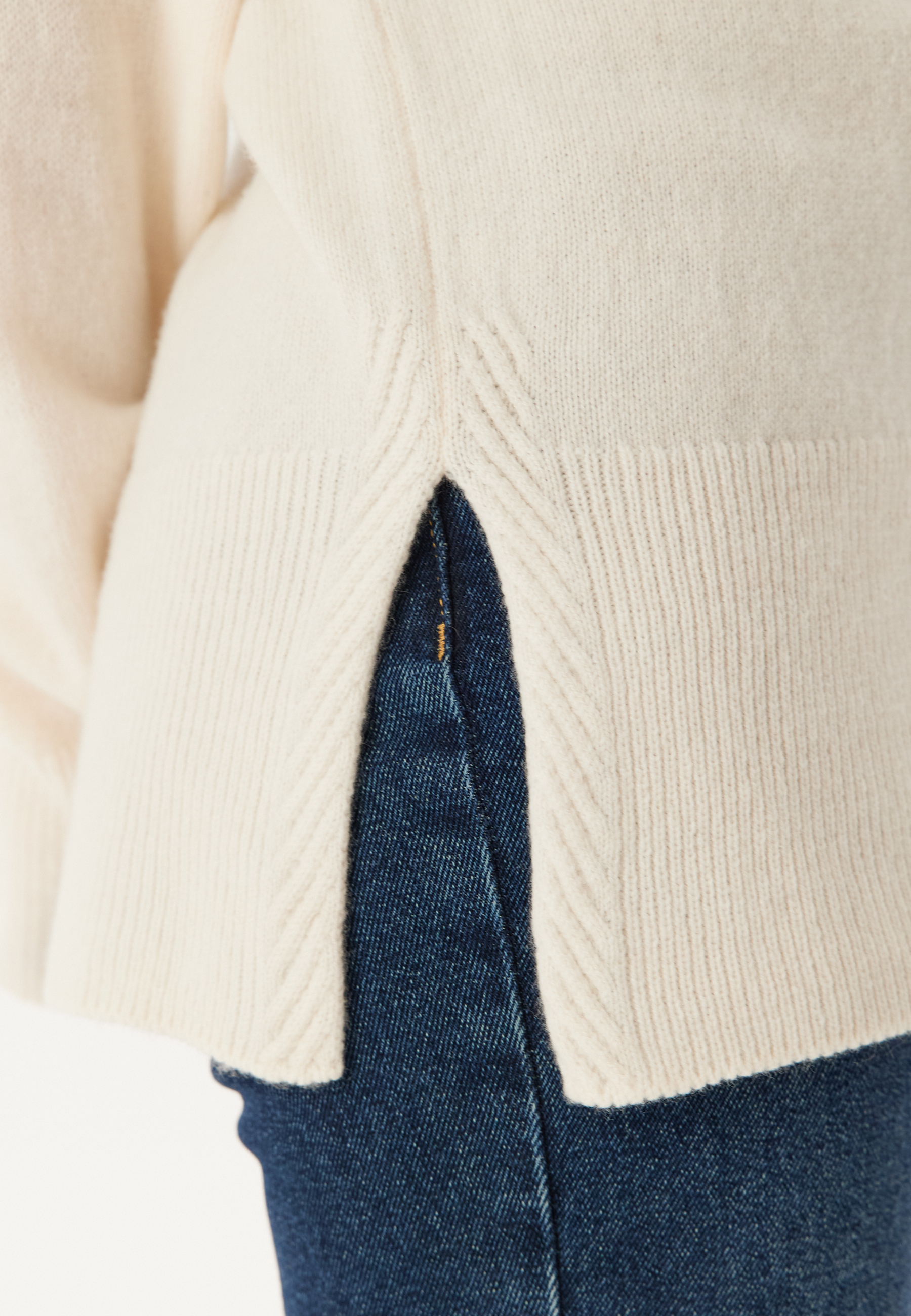 Herringbone Detail Rollneck 3
