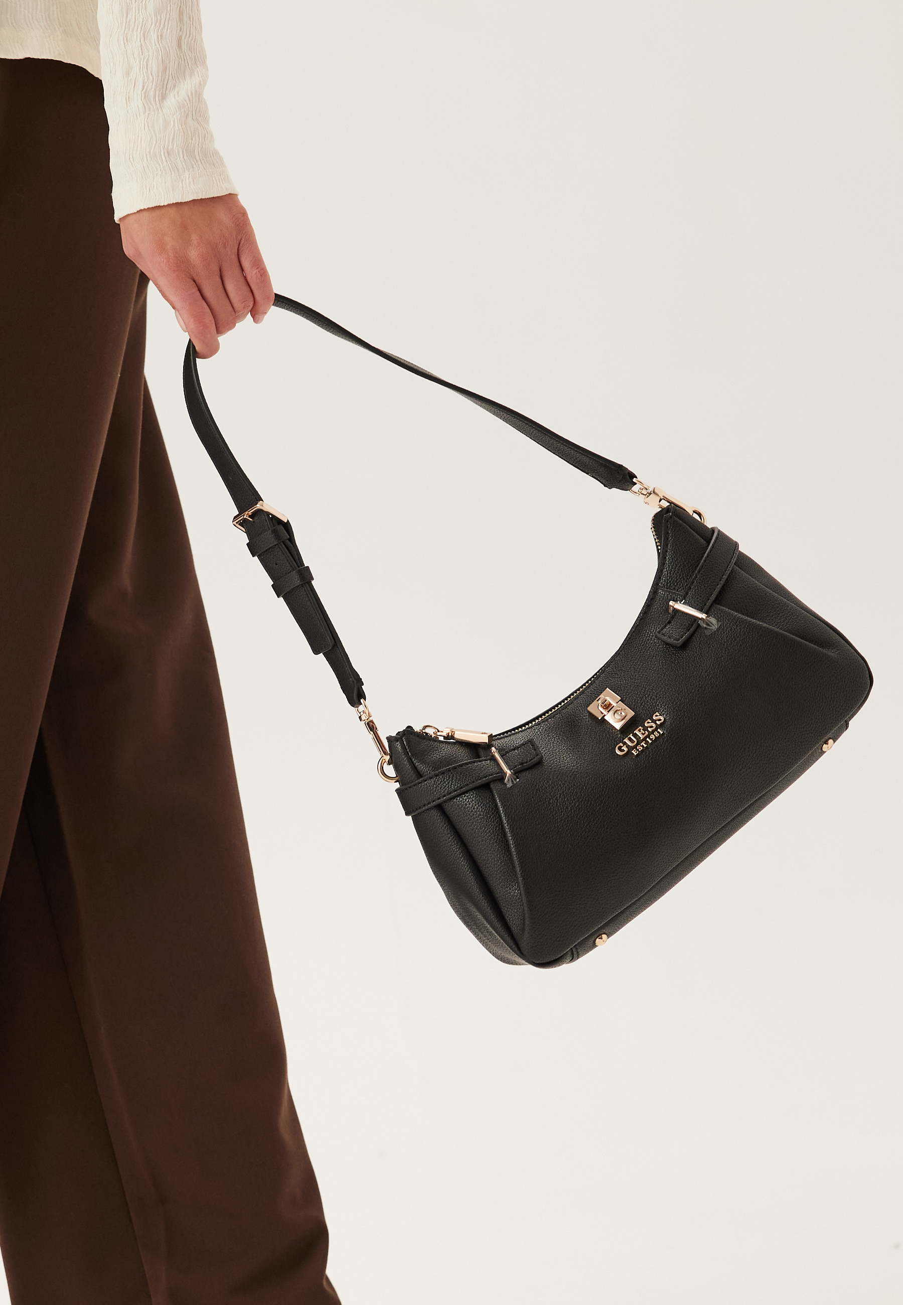 Yesba Shoulder Bag 1