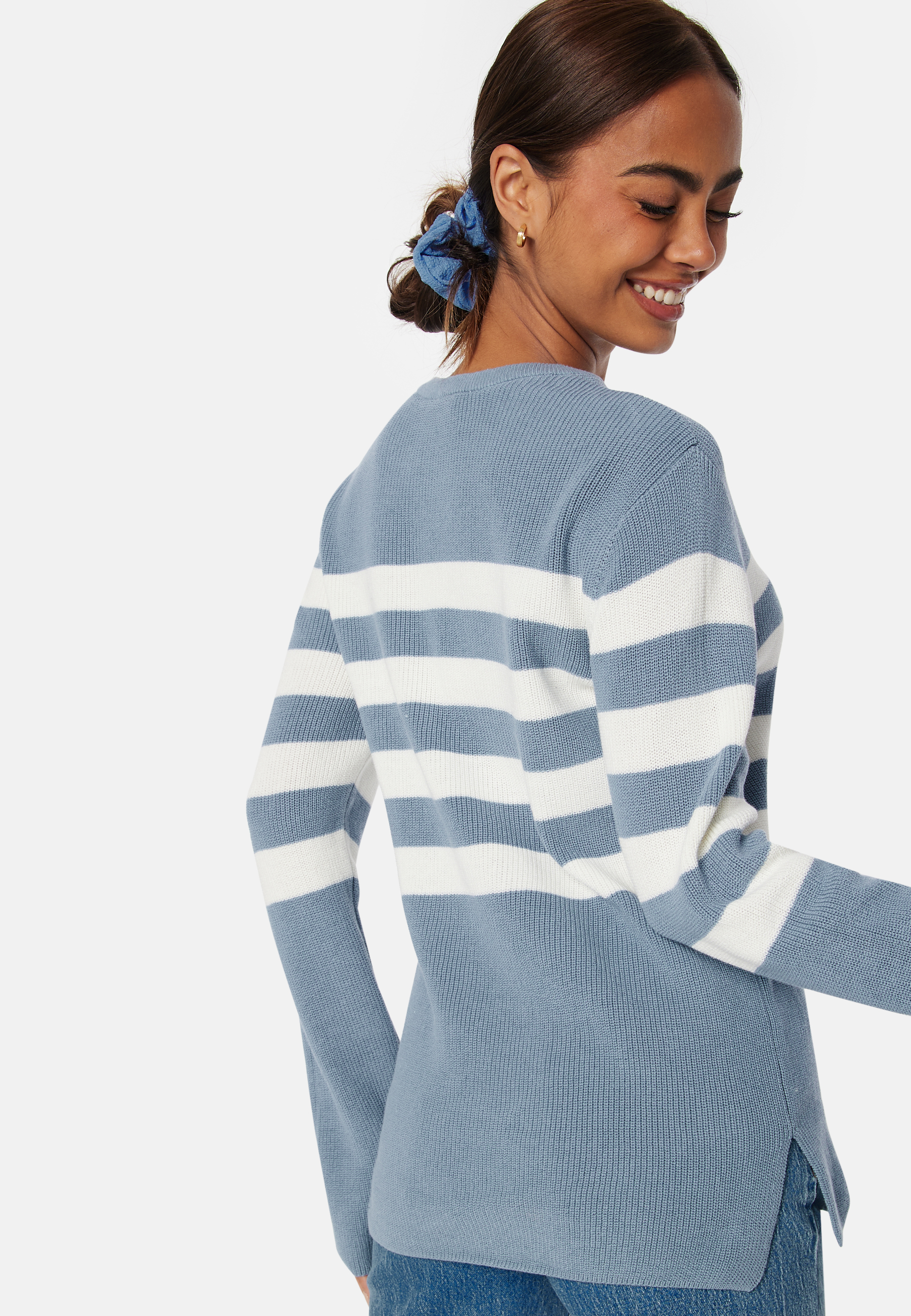 Striped O-neck  Knitted Sweater 2