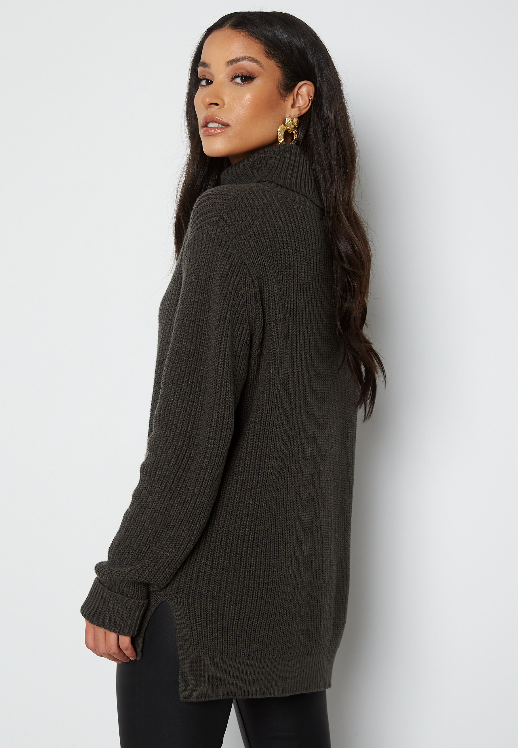 Lucy turtle neck sweater 2
