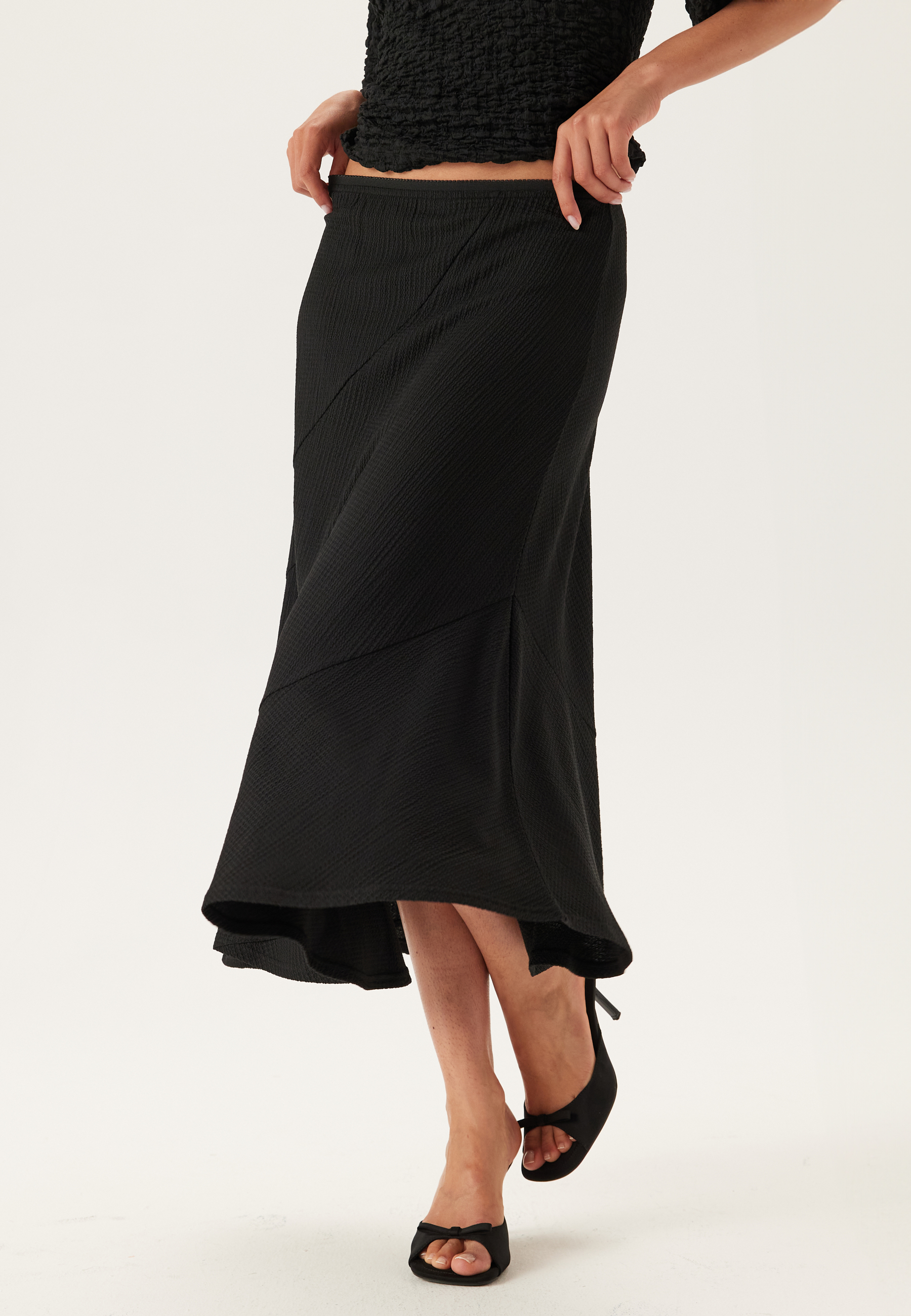 Structured Asymmetric Skirt