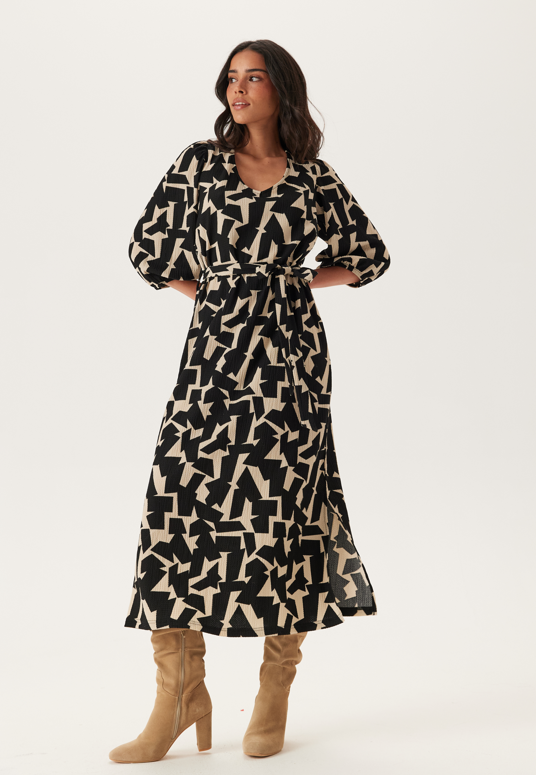 Structured Puff Sleeve Midi Dress 2
