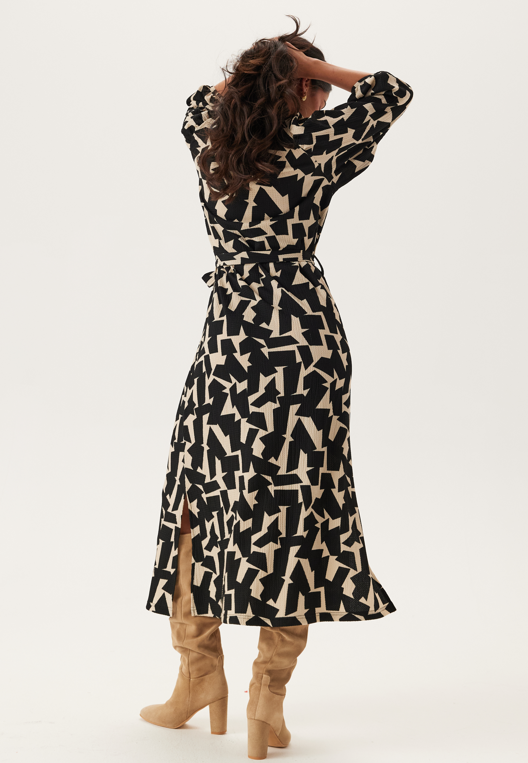 Structured Puff Sleeve Midi Dress 3