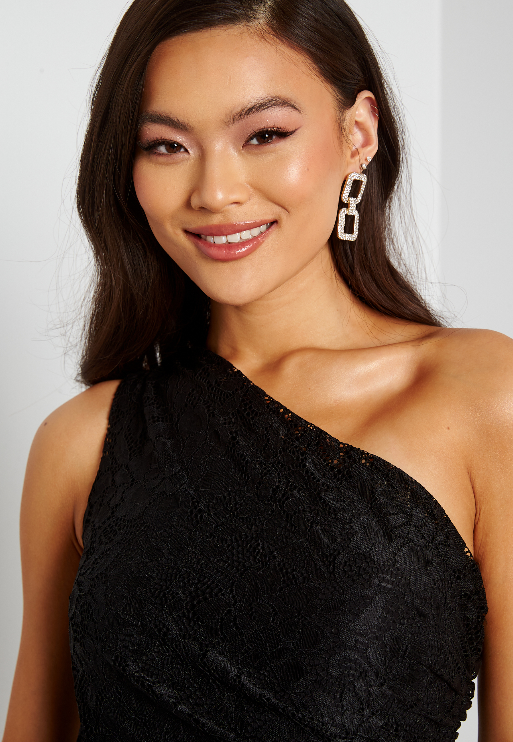 Lace One Shoulder Sleeve Rouch Dress 3