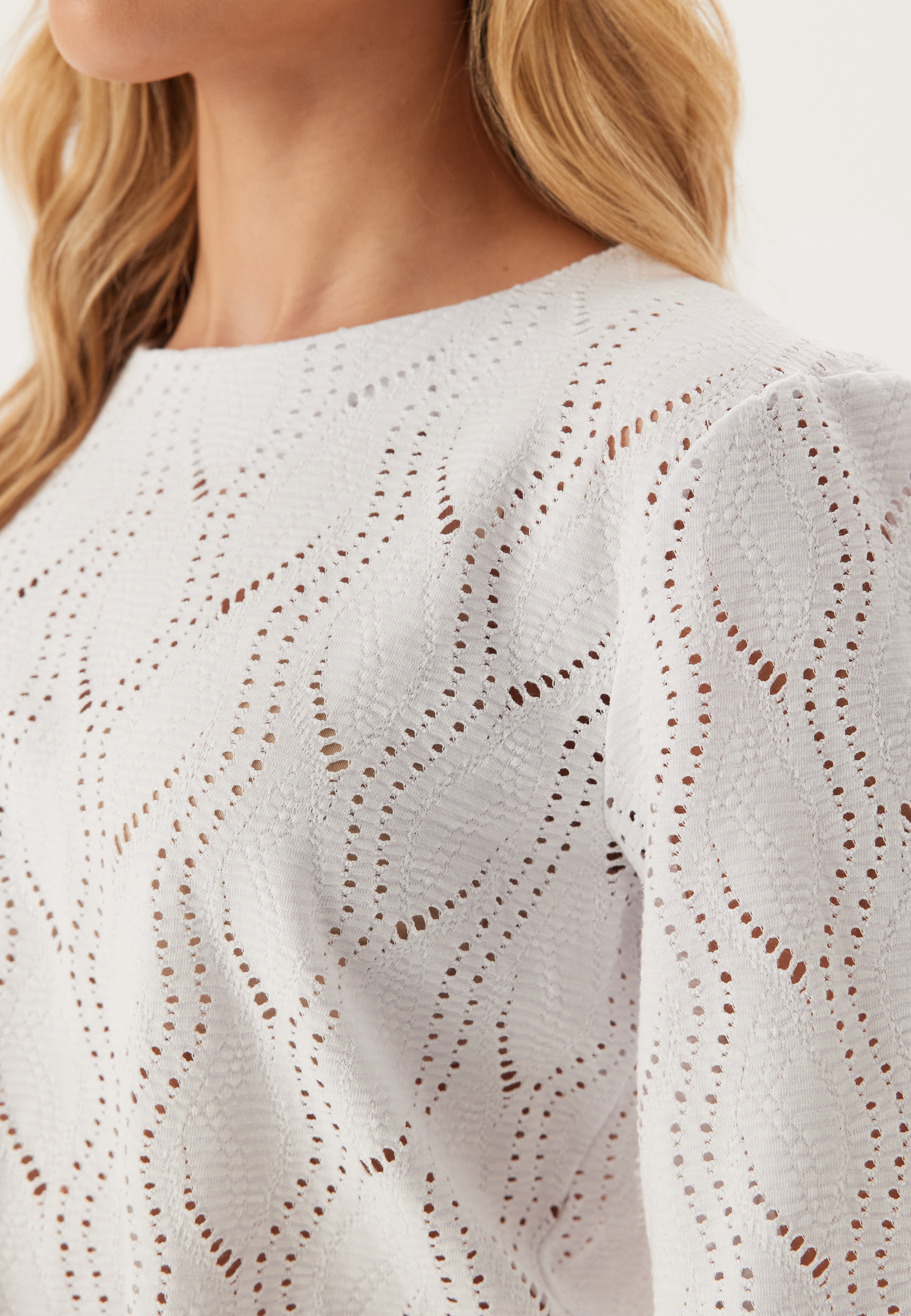 Objava 2/4 LO O-NECK TOP  LO O 3