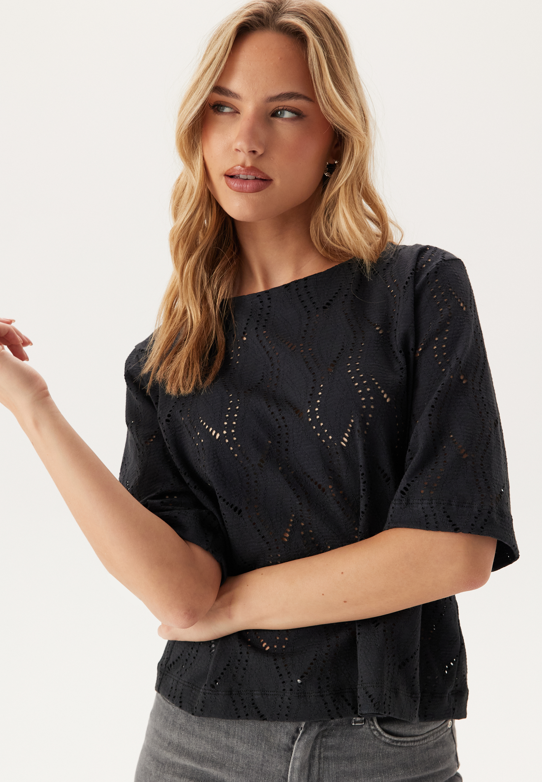 Image of Objava 2/4 LO O-NECK TOP LO O