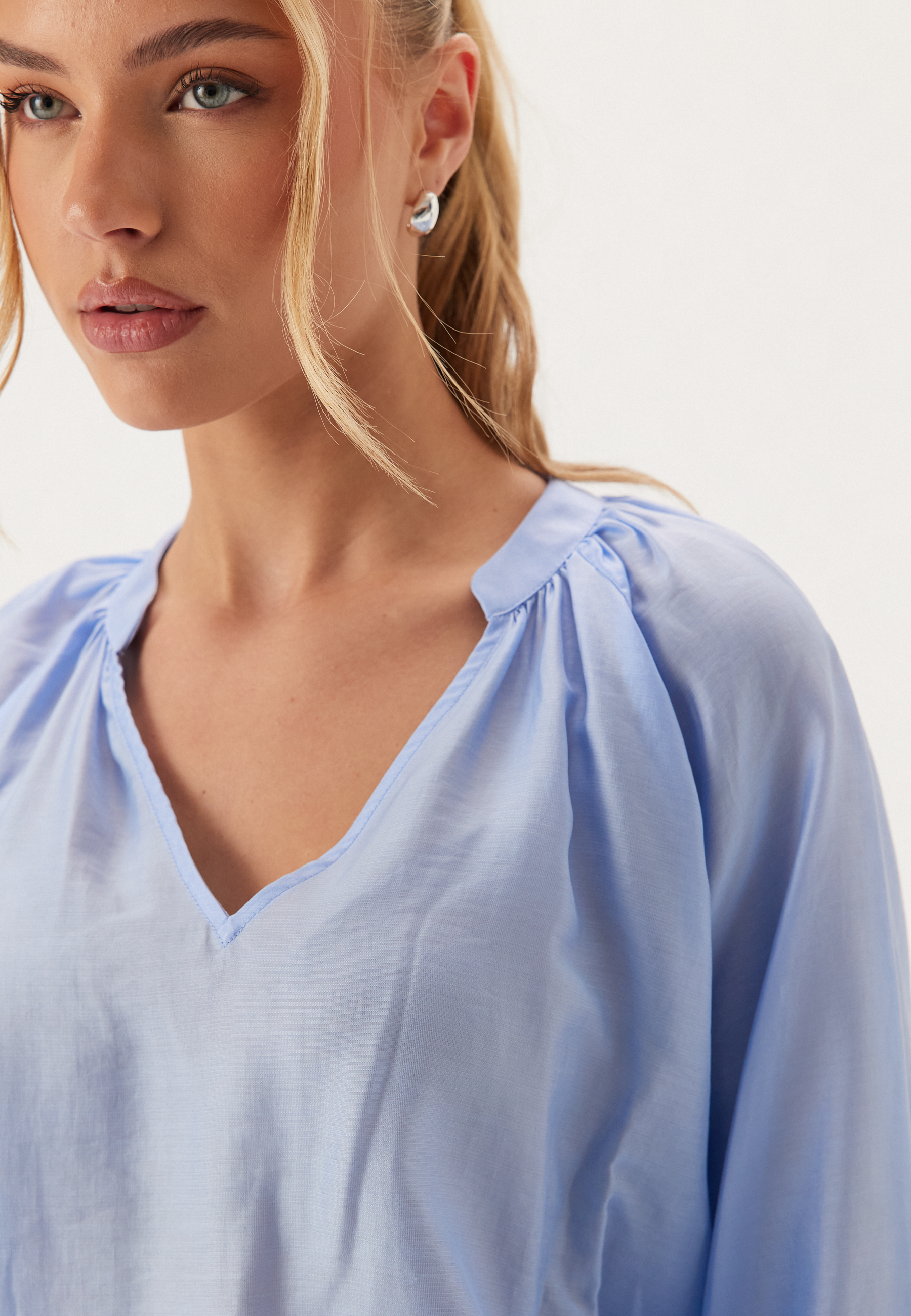 Objheidi L/S LO V-NECK TOP LO 2