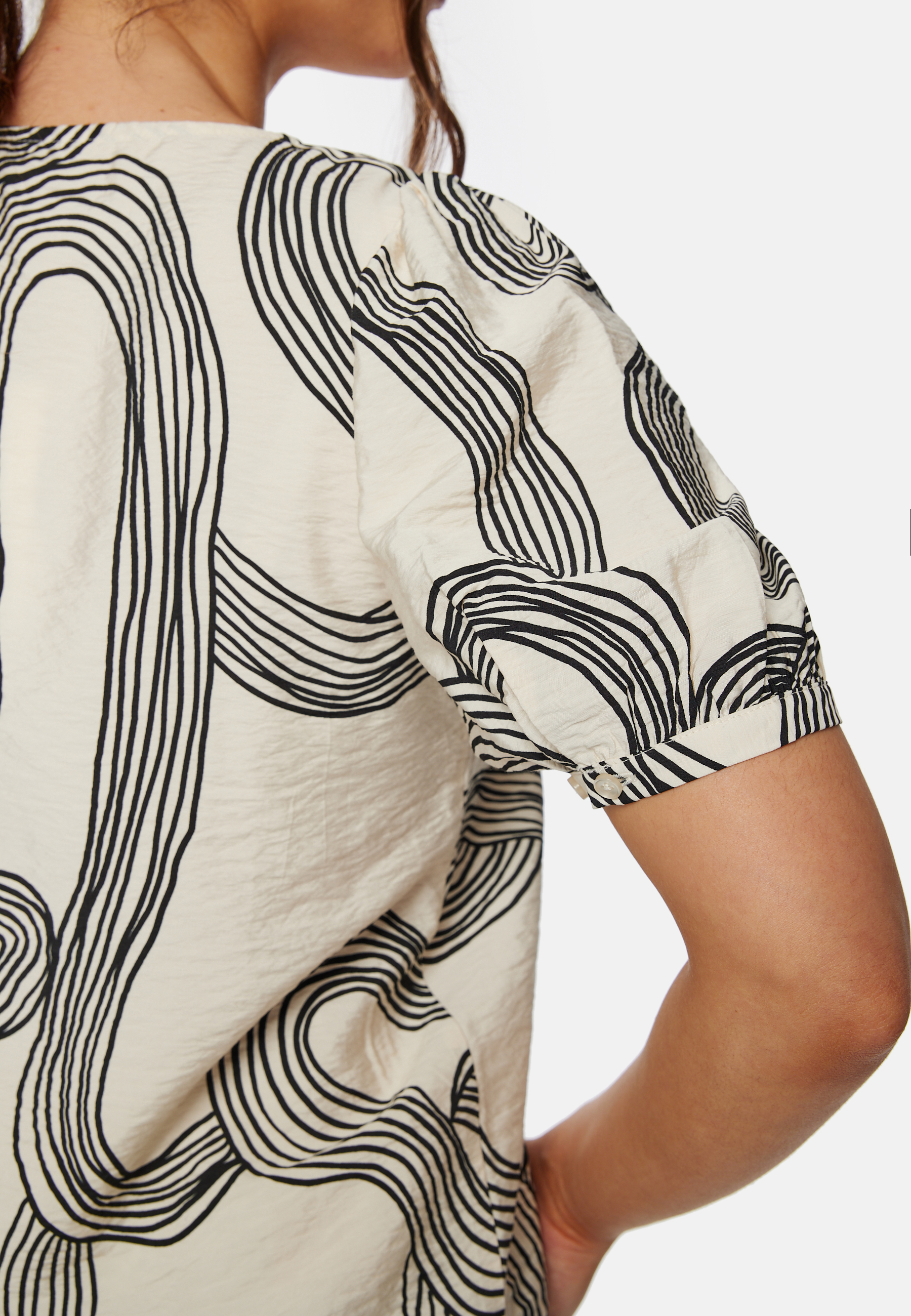 Objjacira S/S V-Neck Top 3