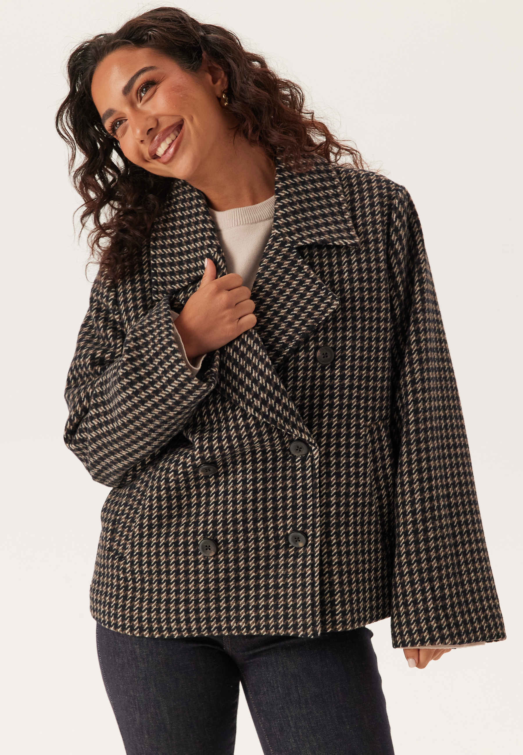 Objkeily Short Jacket 2