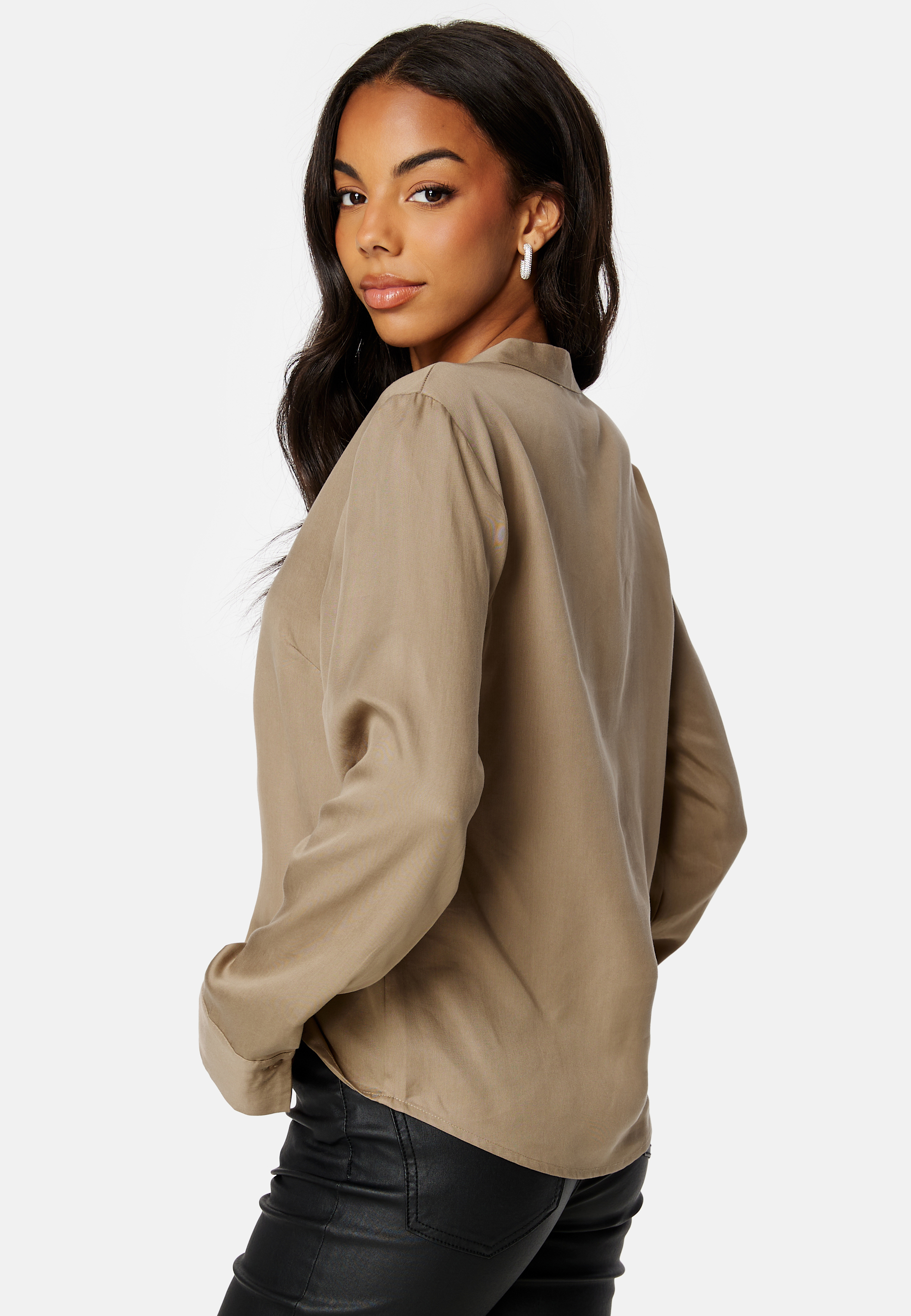 Tilda L/S V-Neck Shirt 2