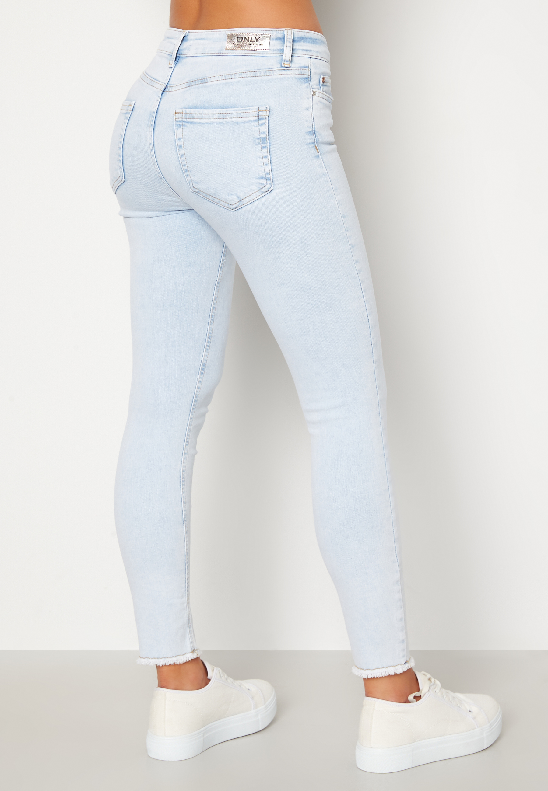 Blush Life Mid Jeans 4