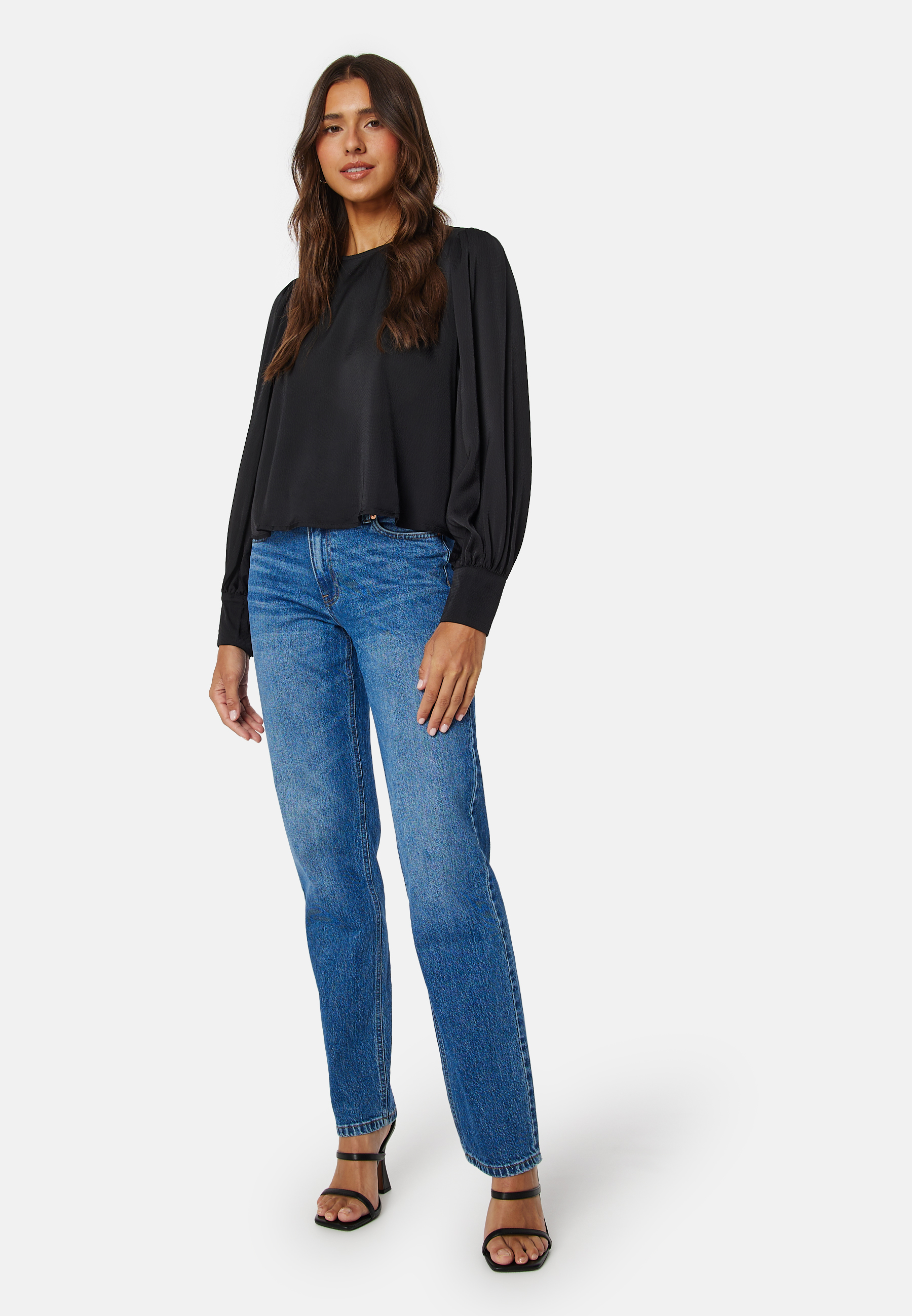Jovana Ruby O-Neck Top 3