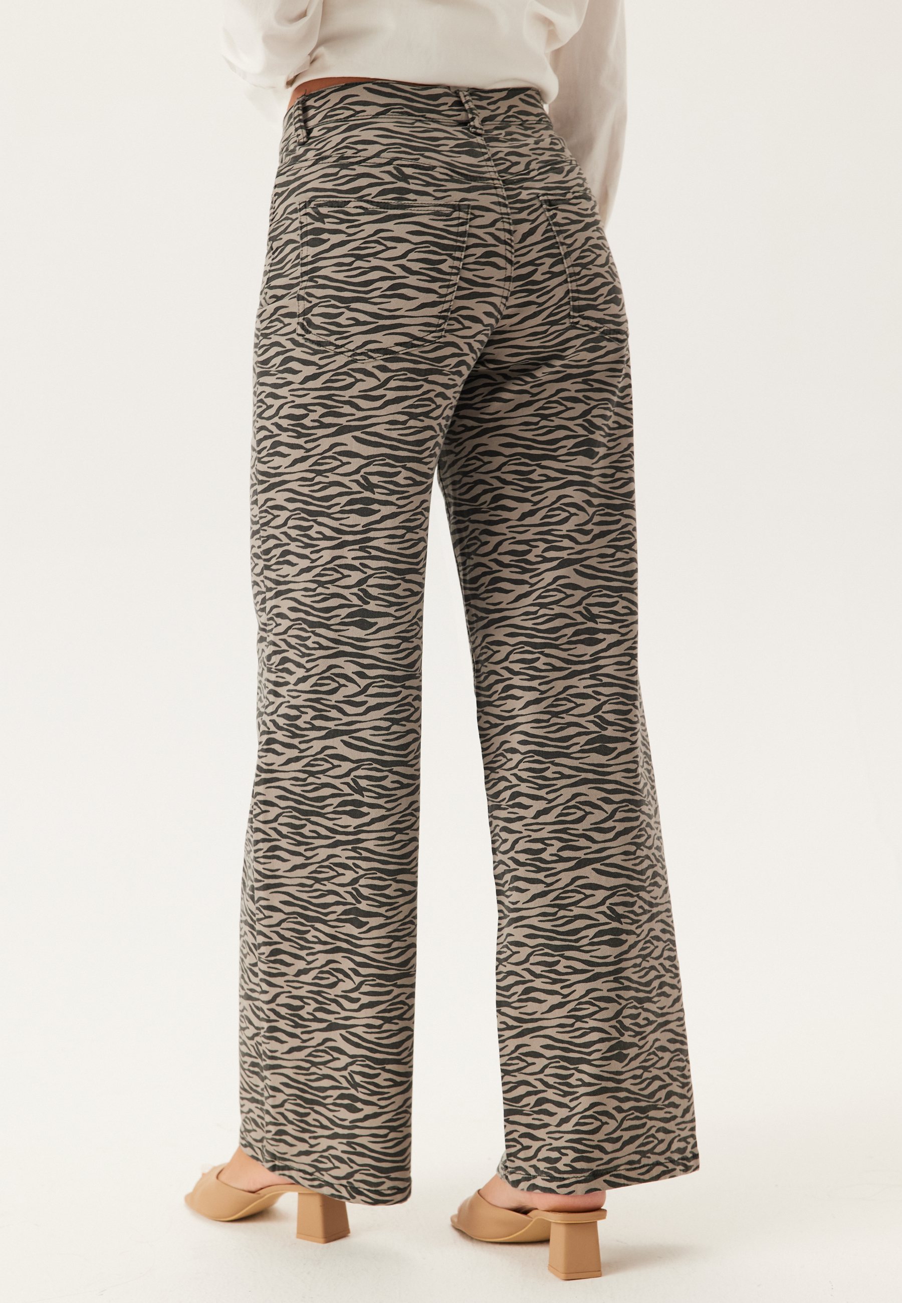 Onlmadison Hw Wide Animal Pant 4
