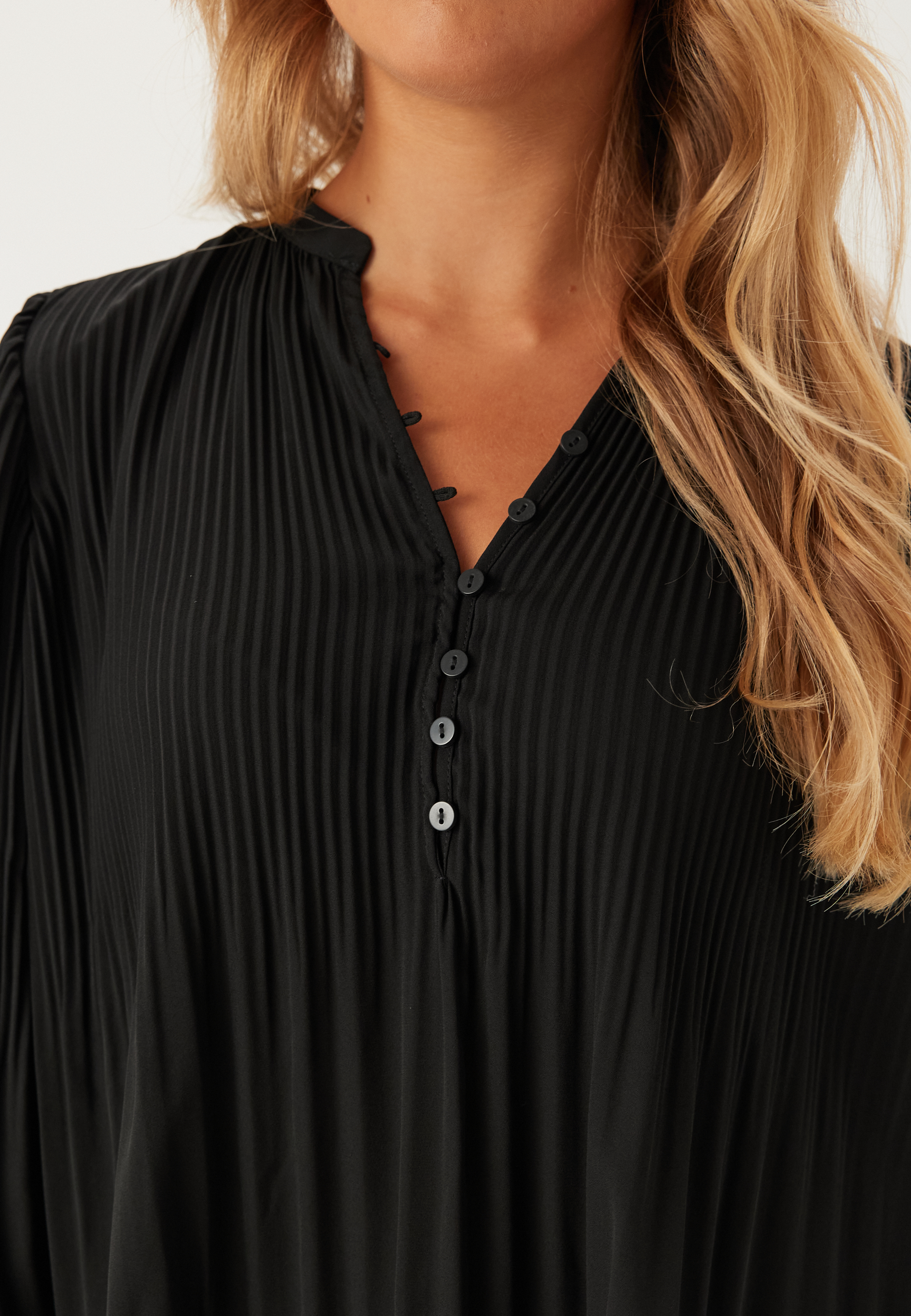 Onlronja Life L/S V-Neck Plisse 4