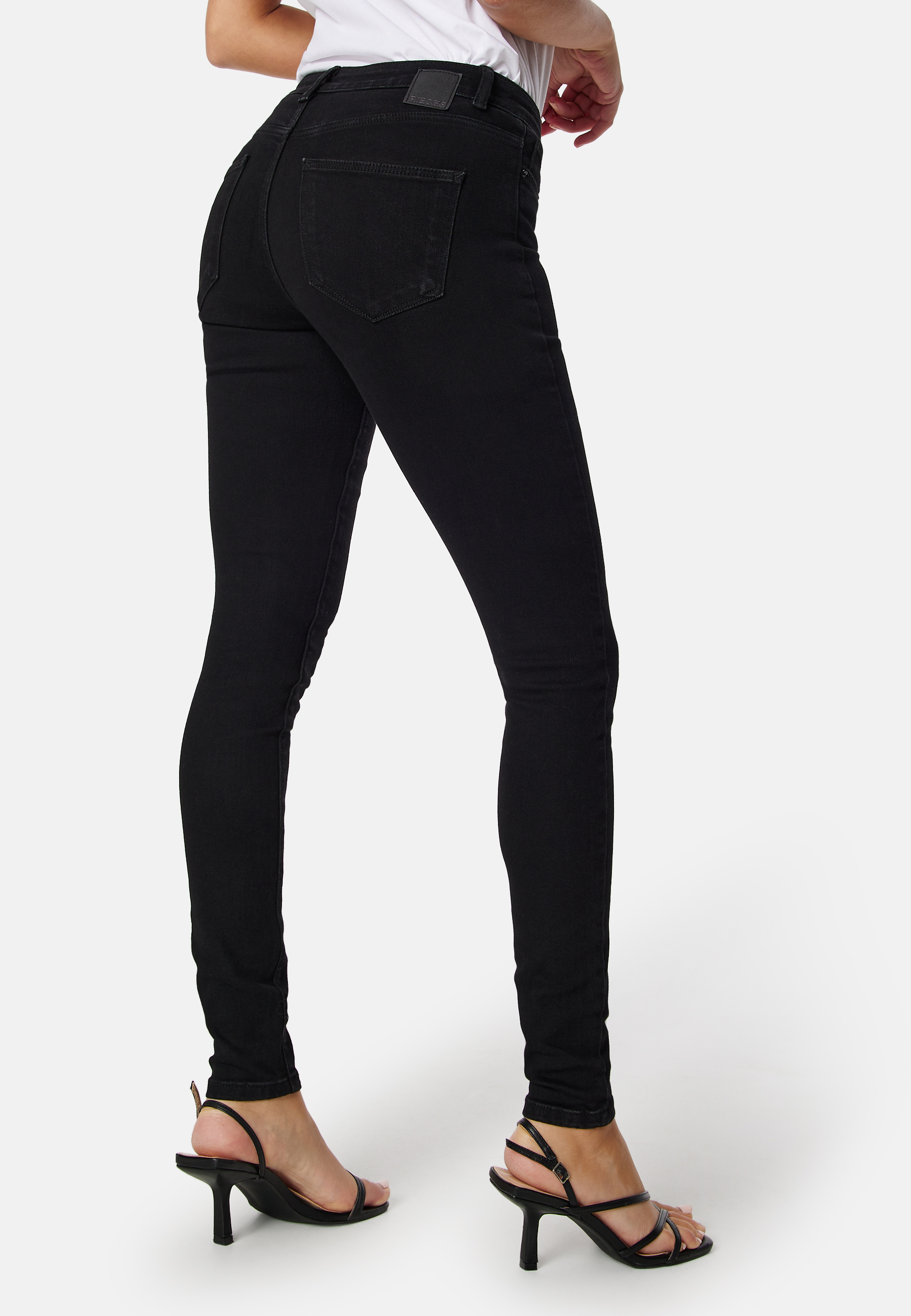 Dana MW Skinny Jeans 2