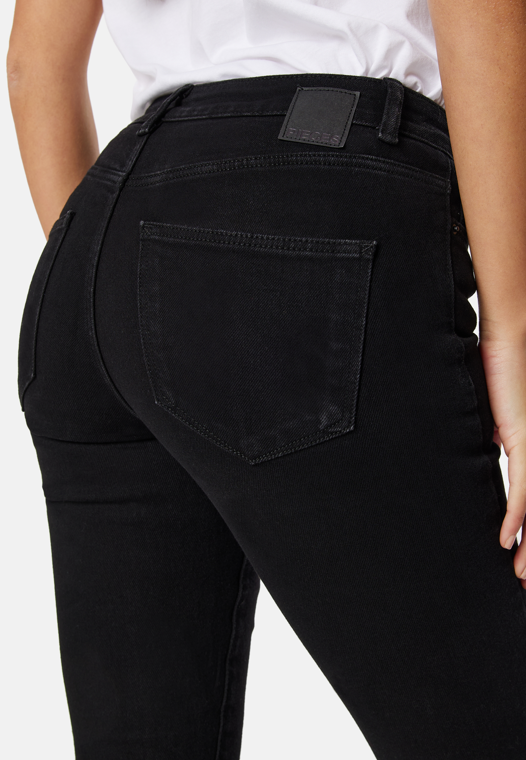 Dana MW Skinny Jeans 3