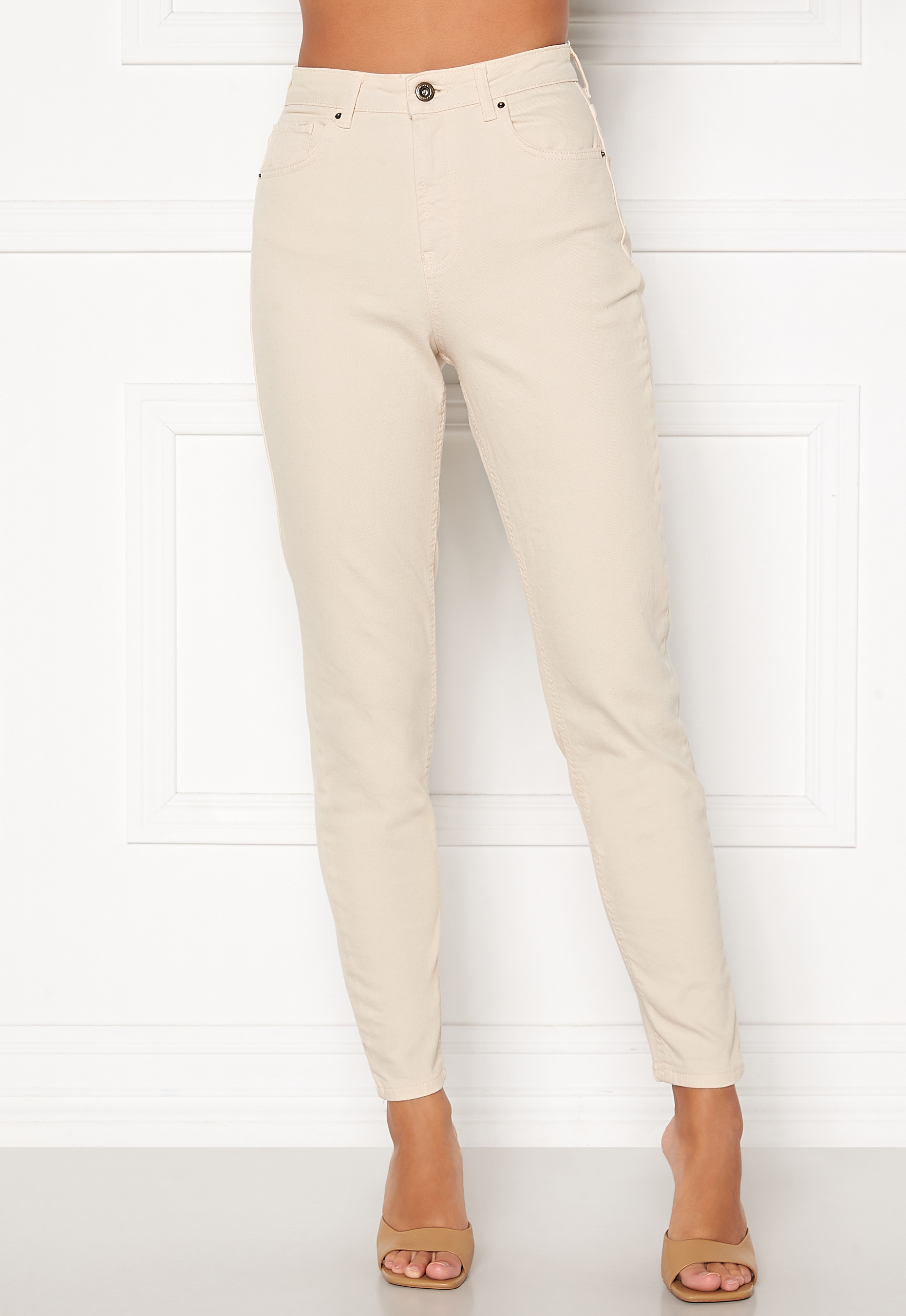 Leah Mom HW Jeans 2