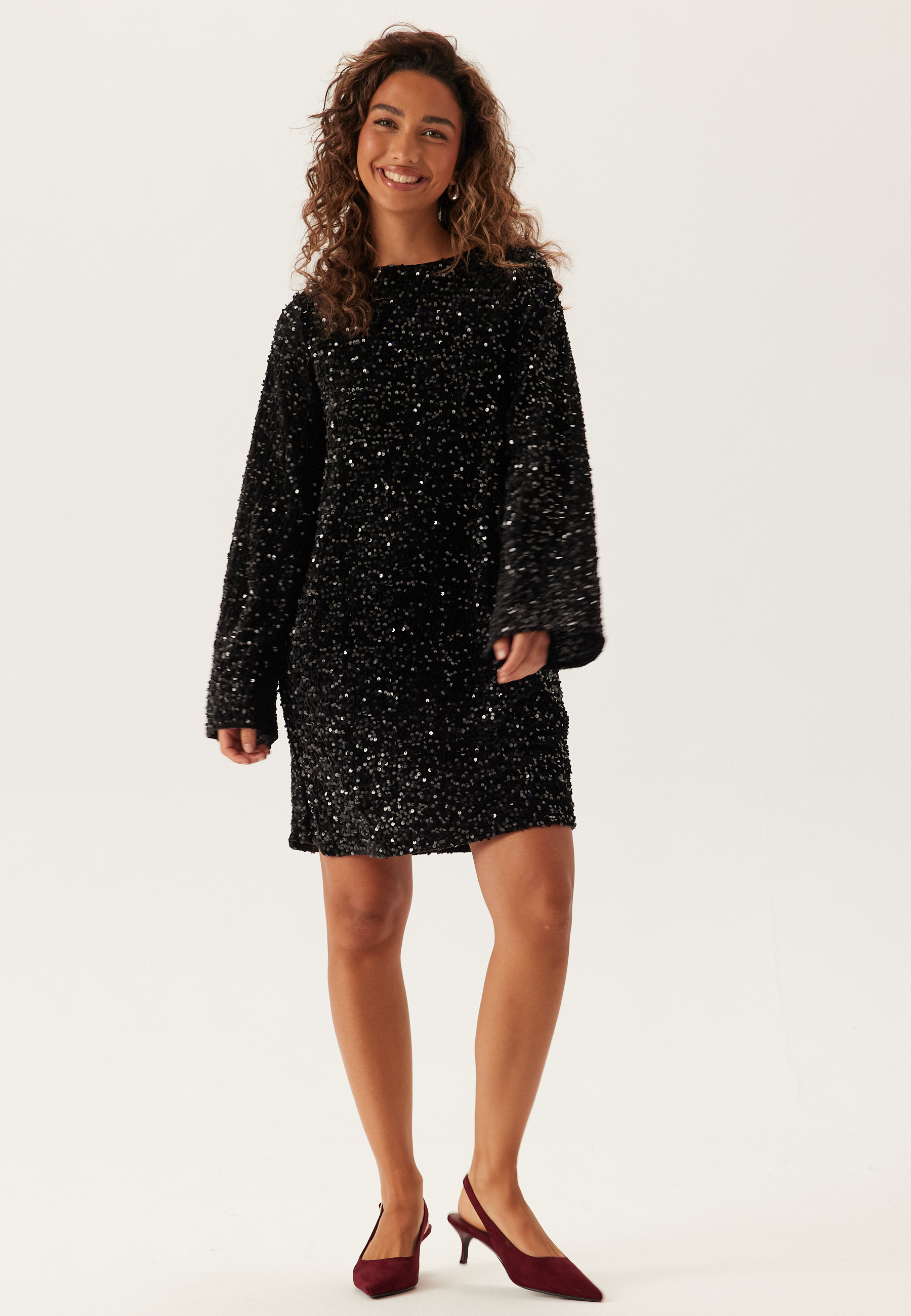Pckam Ls Deep Back Bow Dress 3