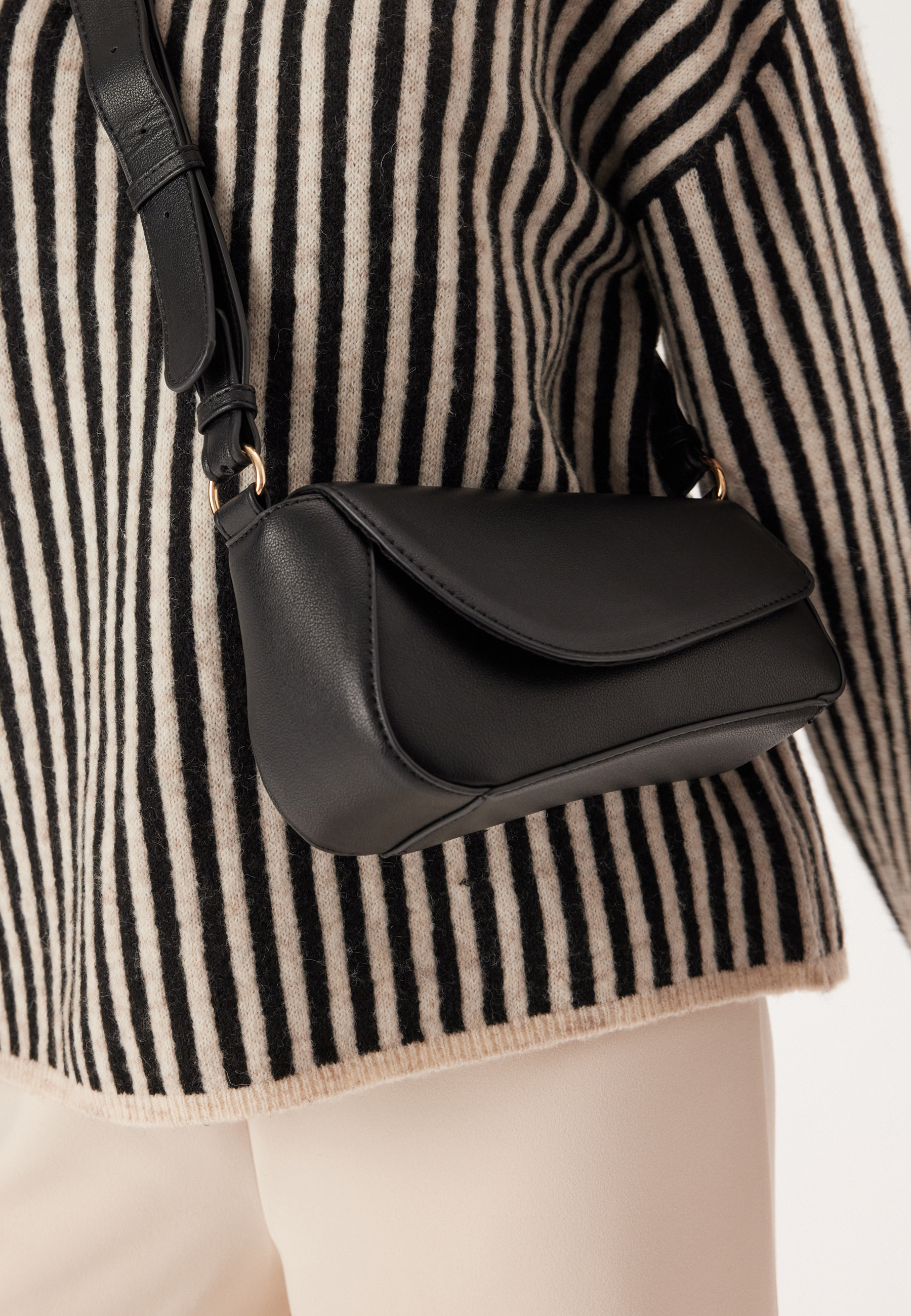 Pcpinna Cross Body