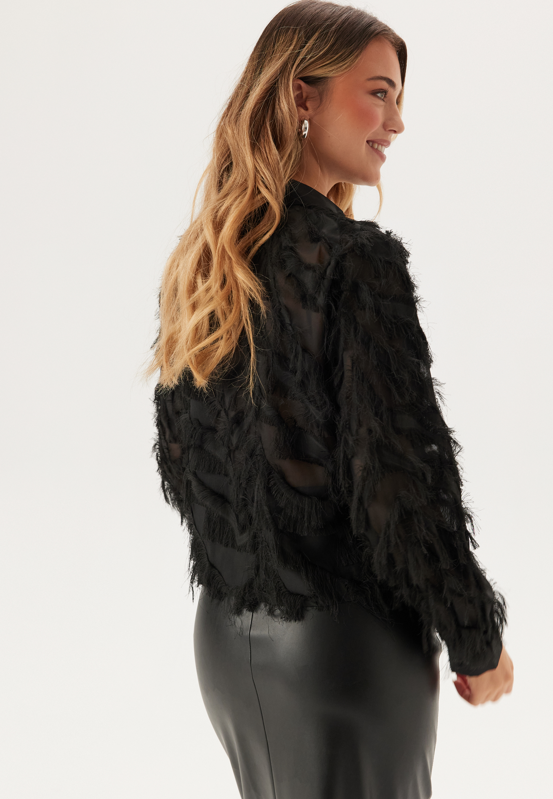 Alternativ bild 1 för Selected Femme - SLFMyline LS Fluffy Cropped Shirt - Skjorta - Black - 38