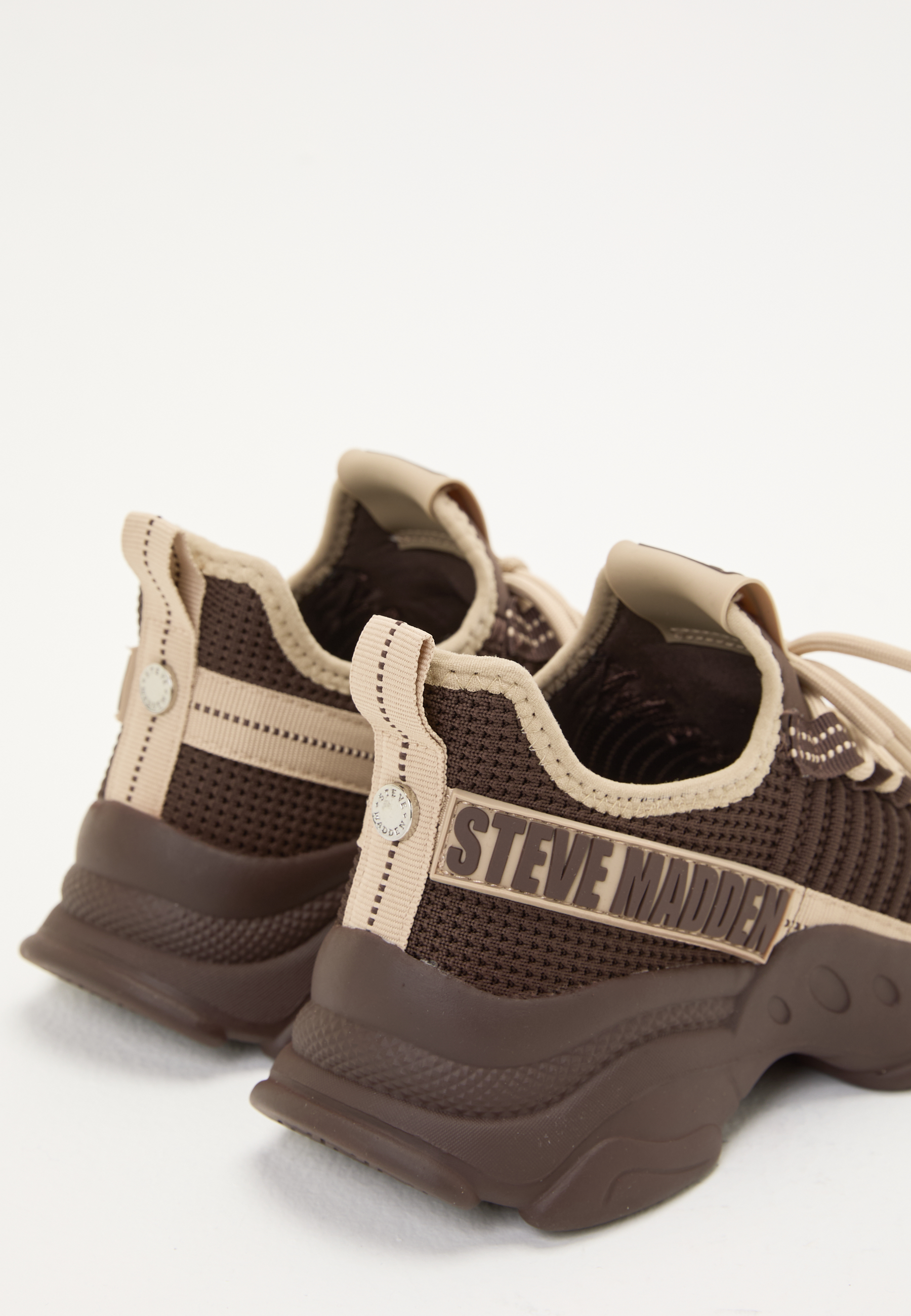 Mac-E Sneaker 3