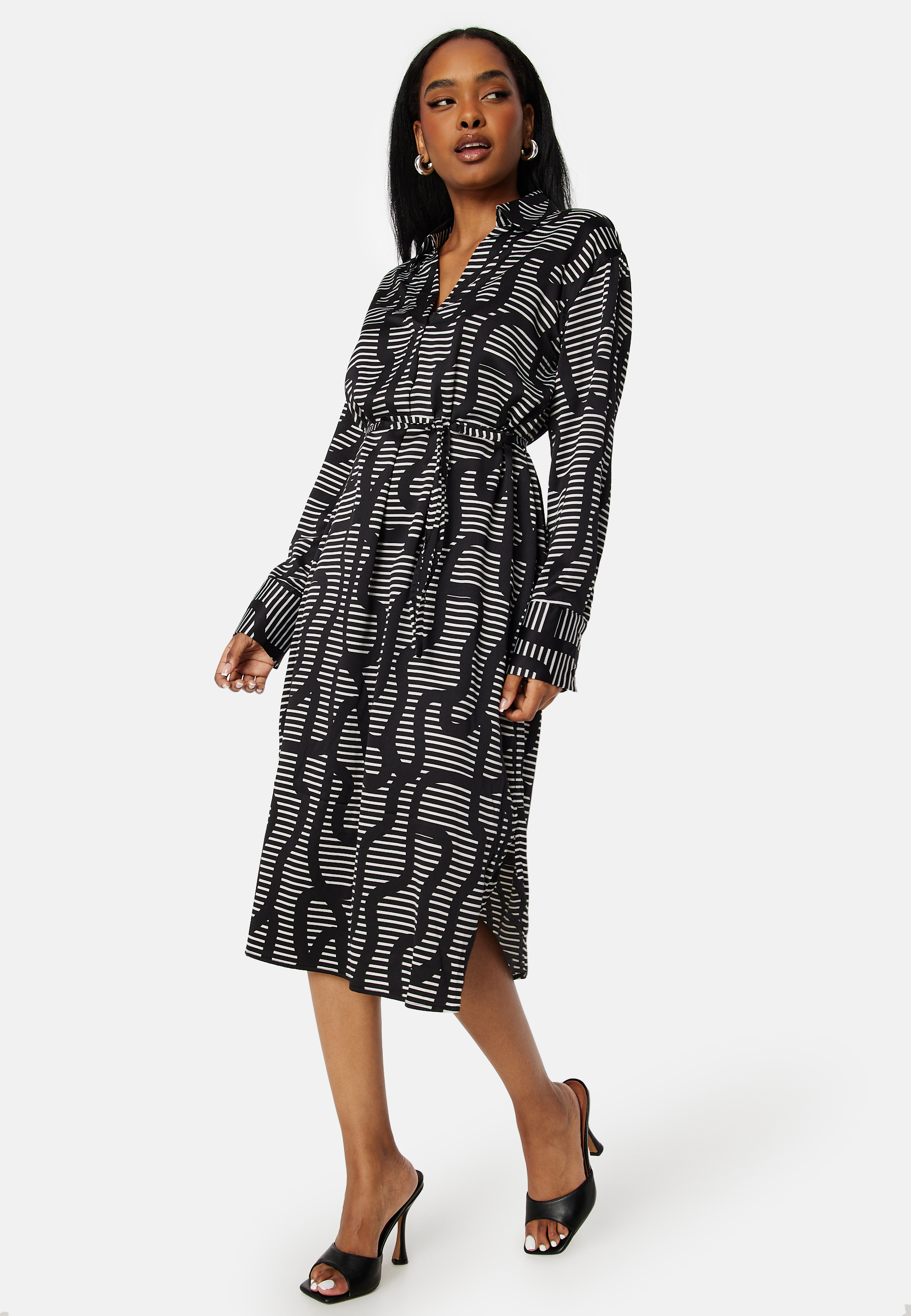 Daisy L/S V-Neck Calf Dress 3