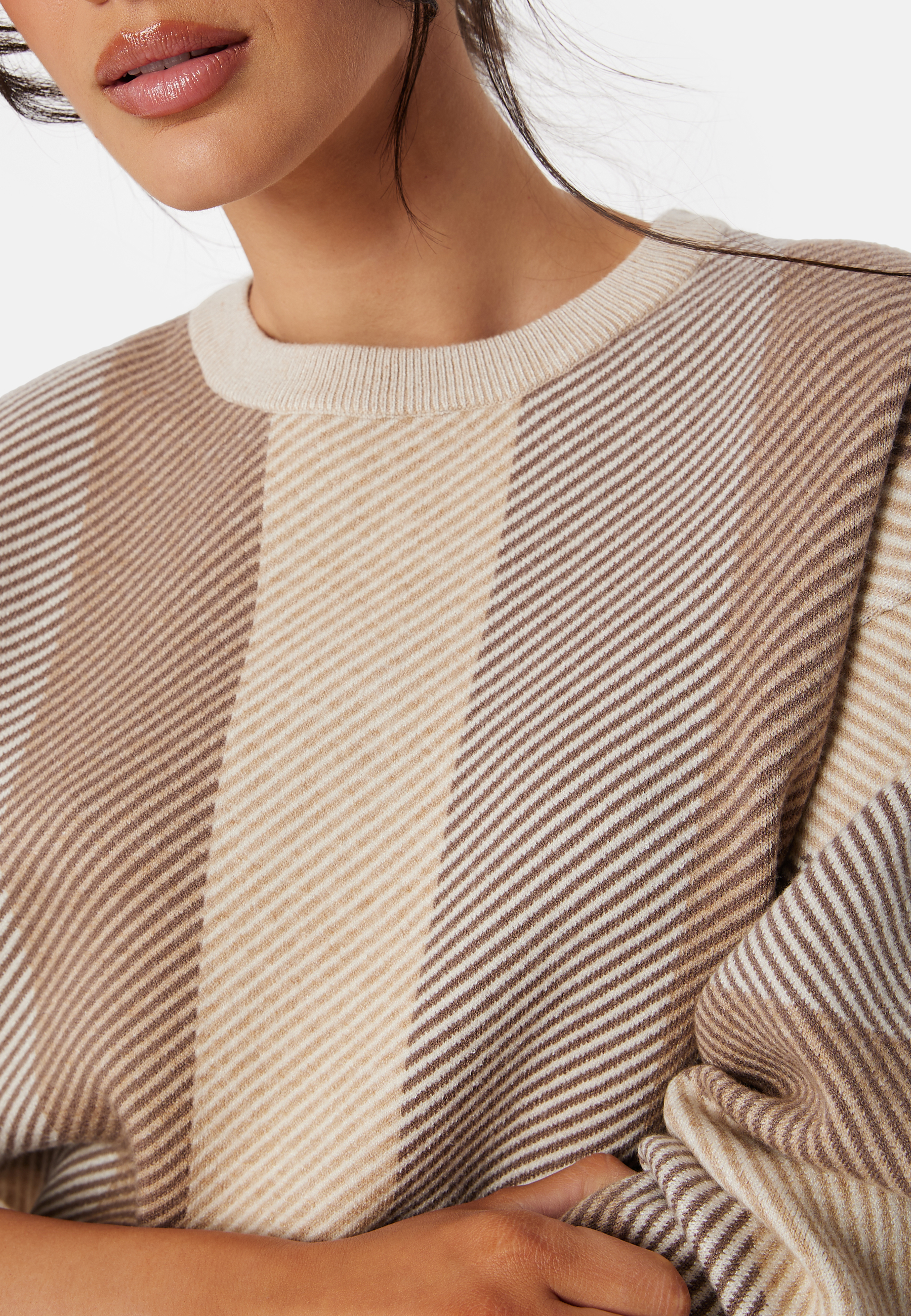 Moa LS Loose O-Neck Pullover 4