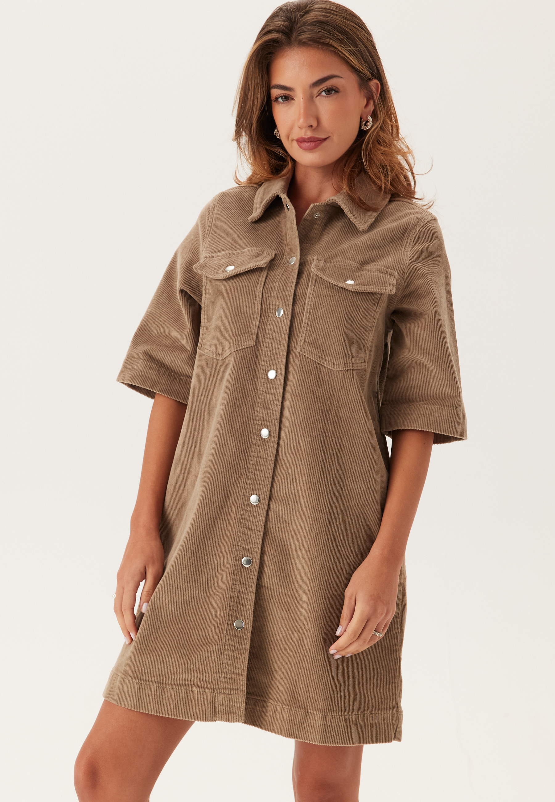 Vmfenja 2/4 SHORT CORDUROY DRE