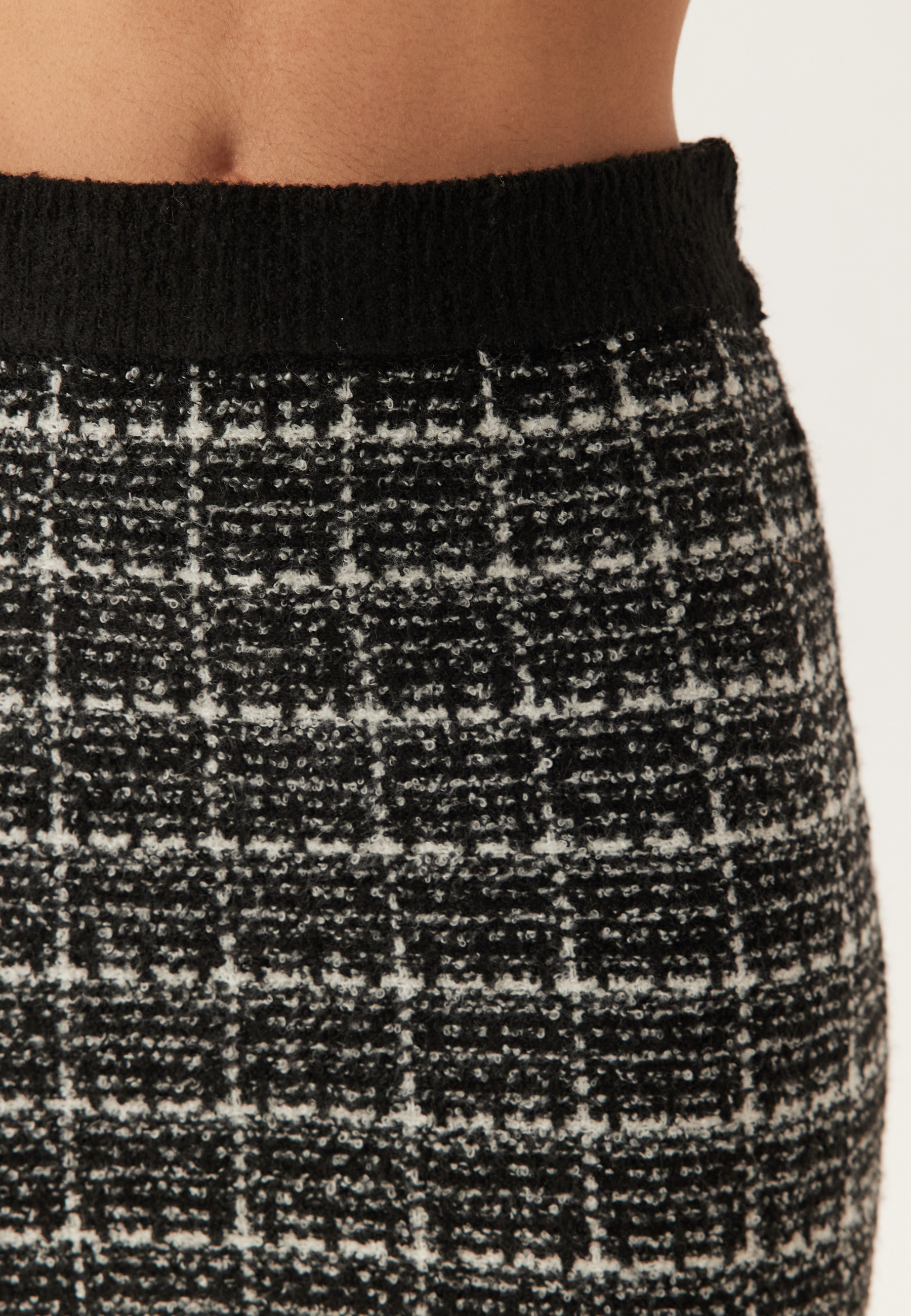 Audrey Check Knit Skirt 5