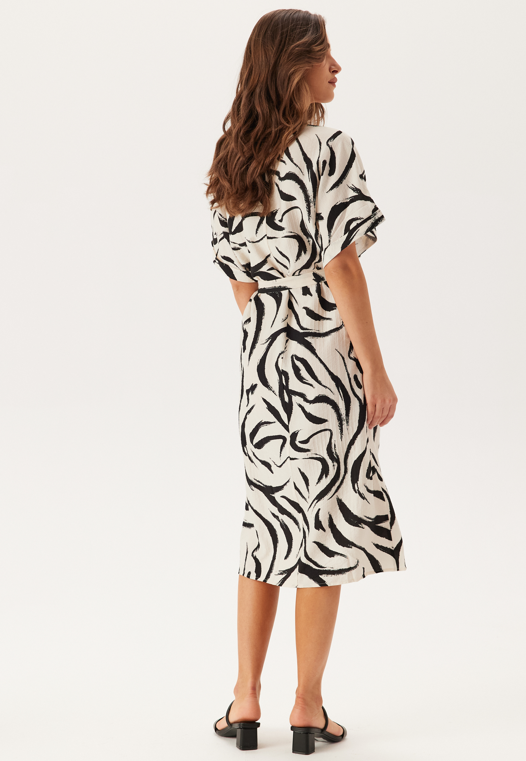 Viclo V-neck 2/4 MIDI DRESS  M 2