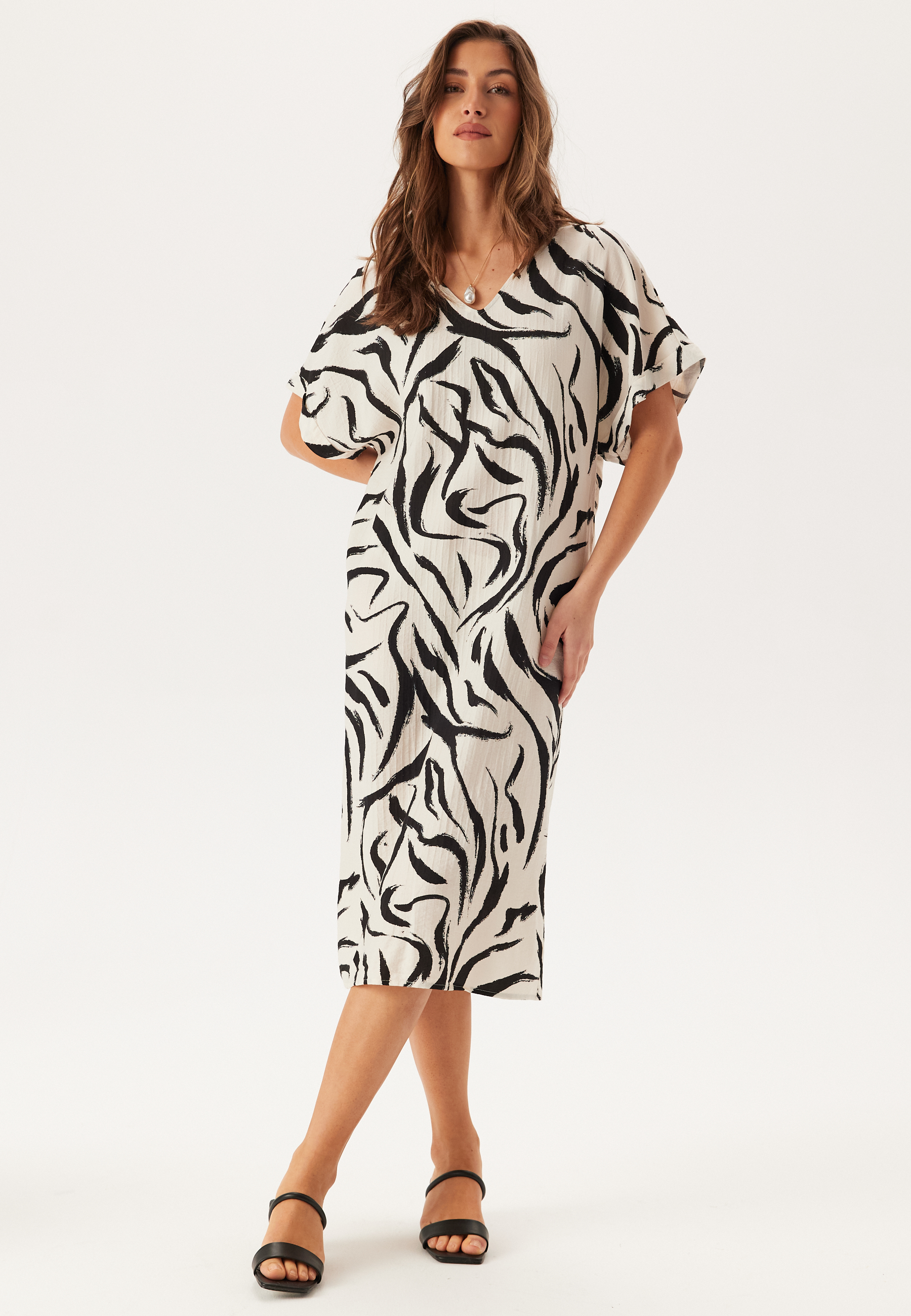 Viclo V-neck 2/4 MIDI DRESS  M 3