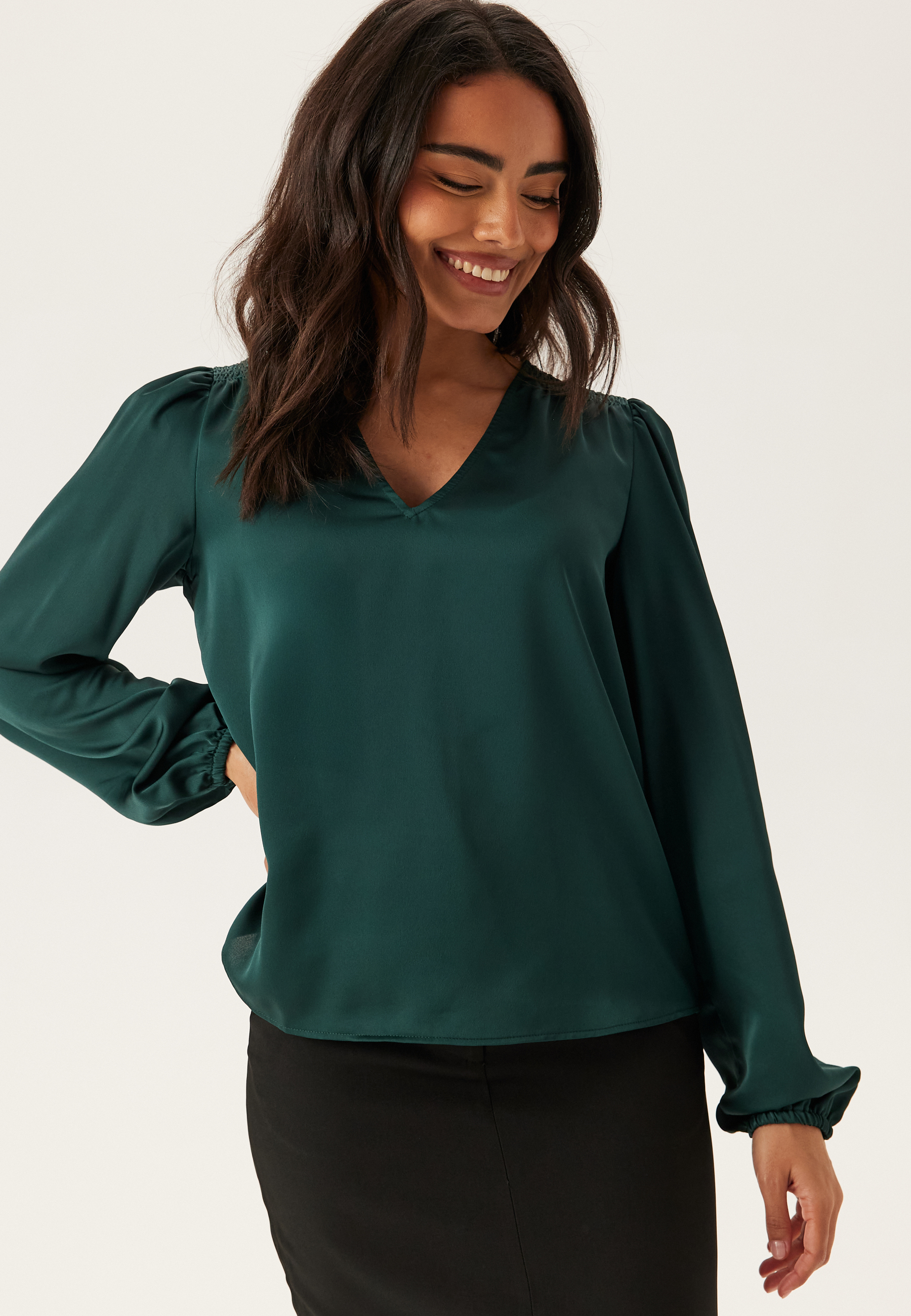 Viellette L/S SMOCK SATIN TOP 3