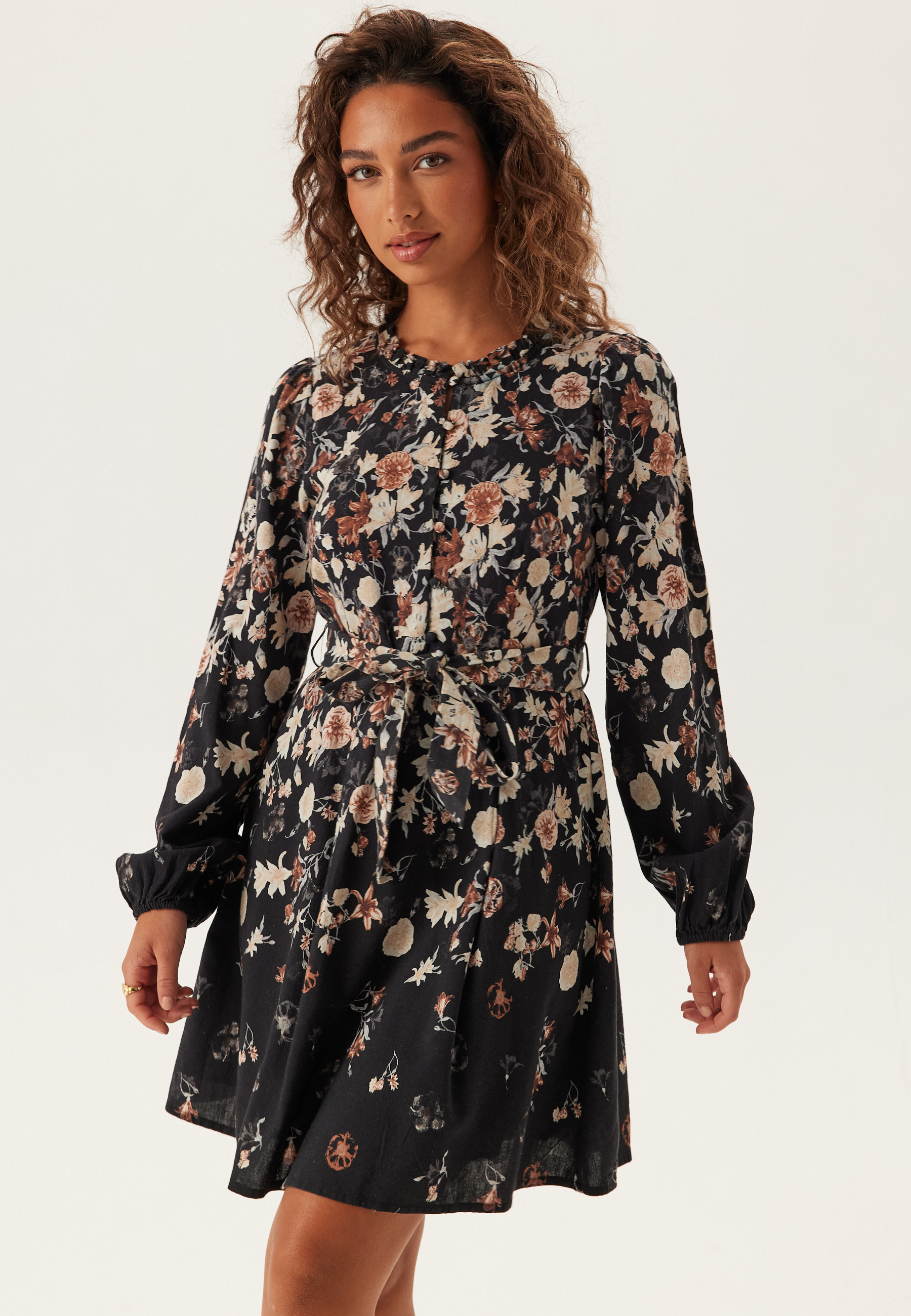 Vielma O-neck L/S SHORT DRESS 3