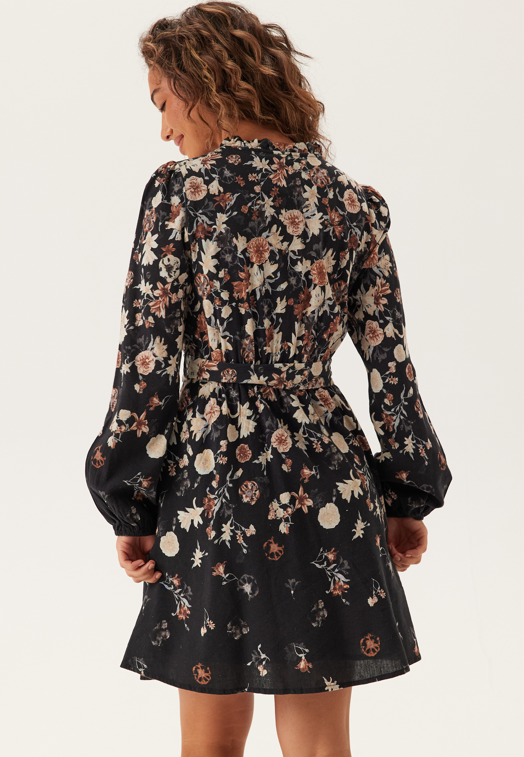Vielma O-neck L/S SHORT DRESS 5