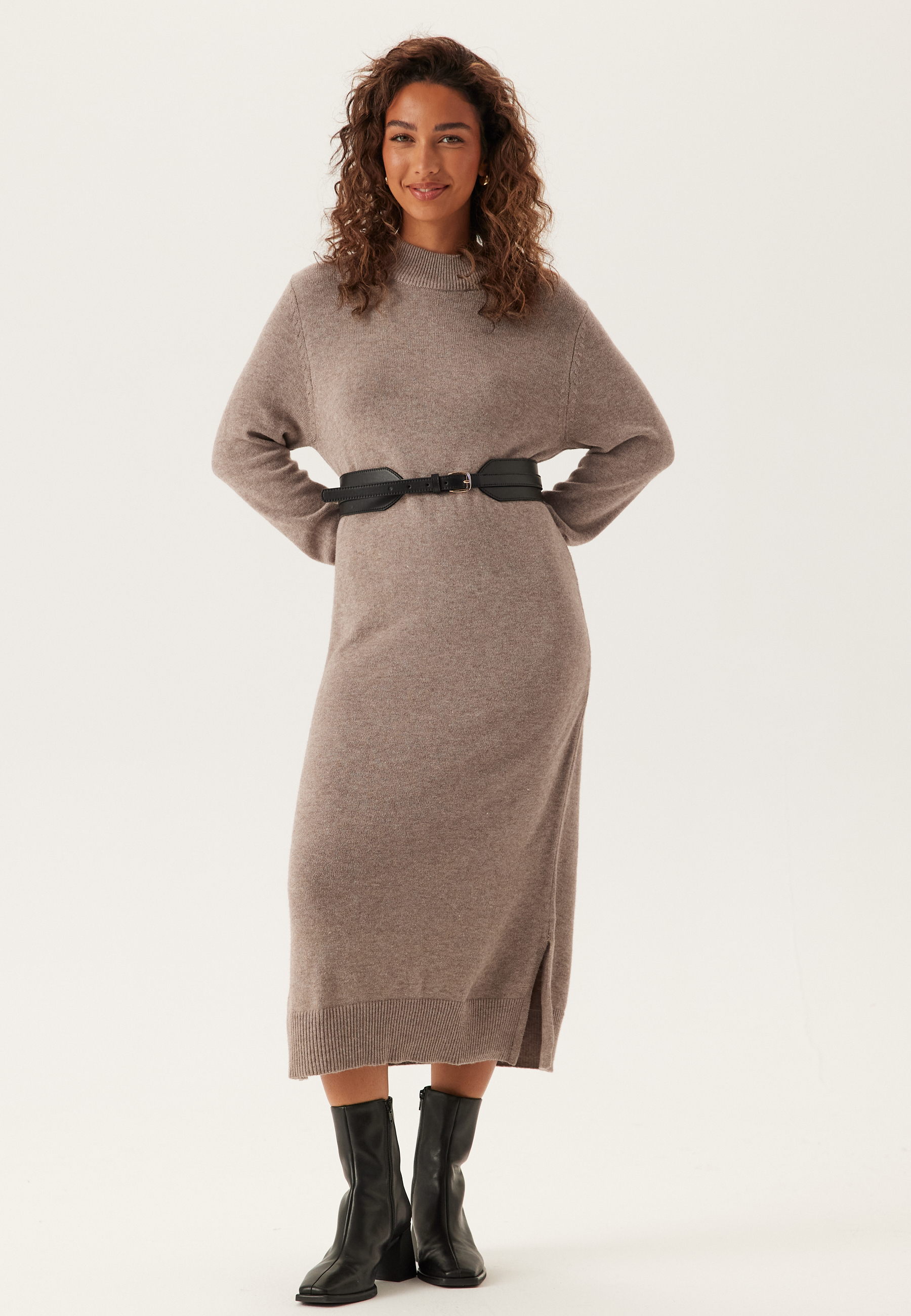Viril Crew Neck Midi Dress